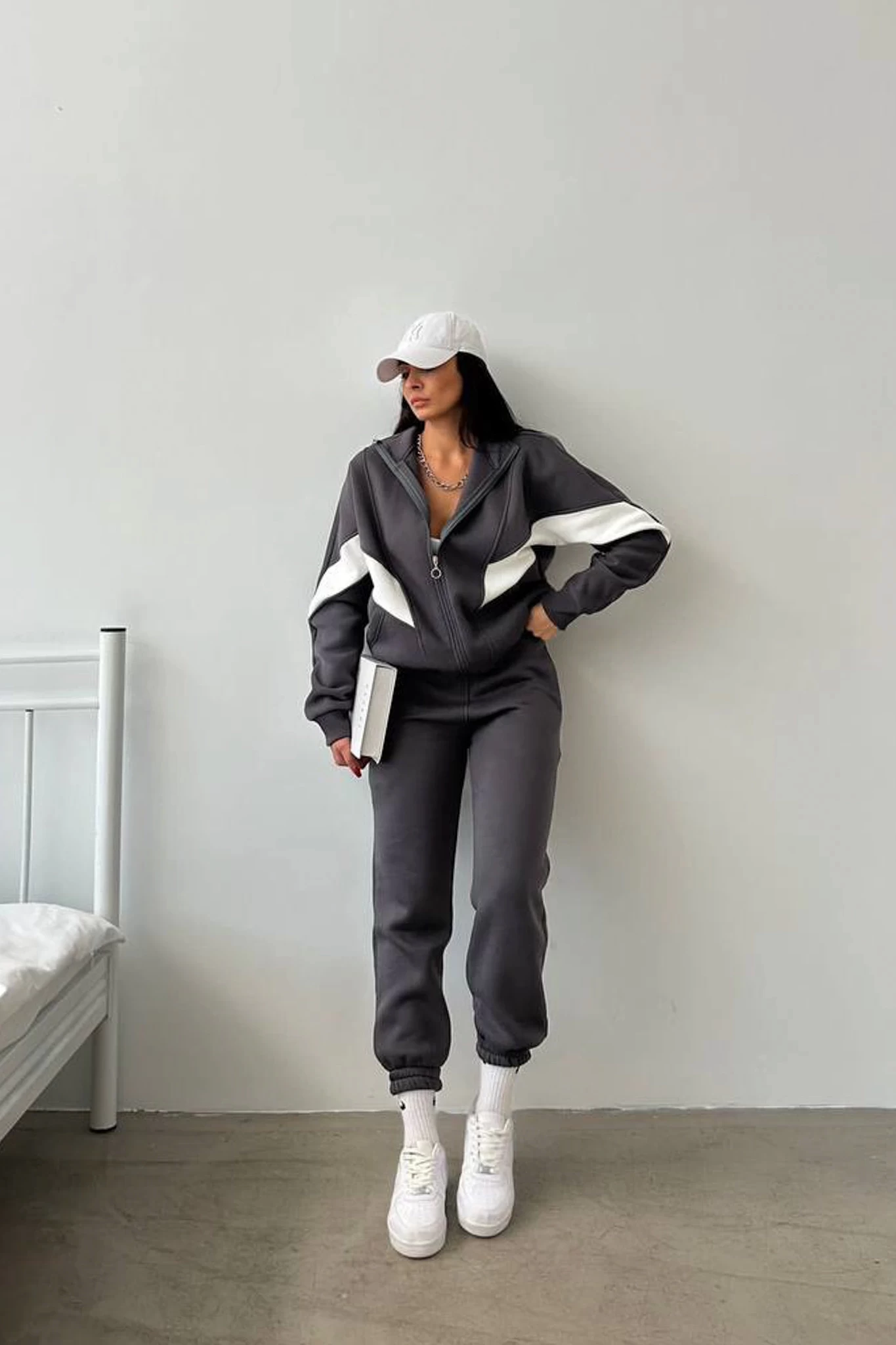 Parça Detay Basic Üç İplik Unisex Eşofman Takımı Füme