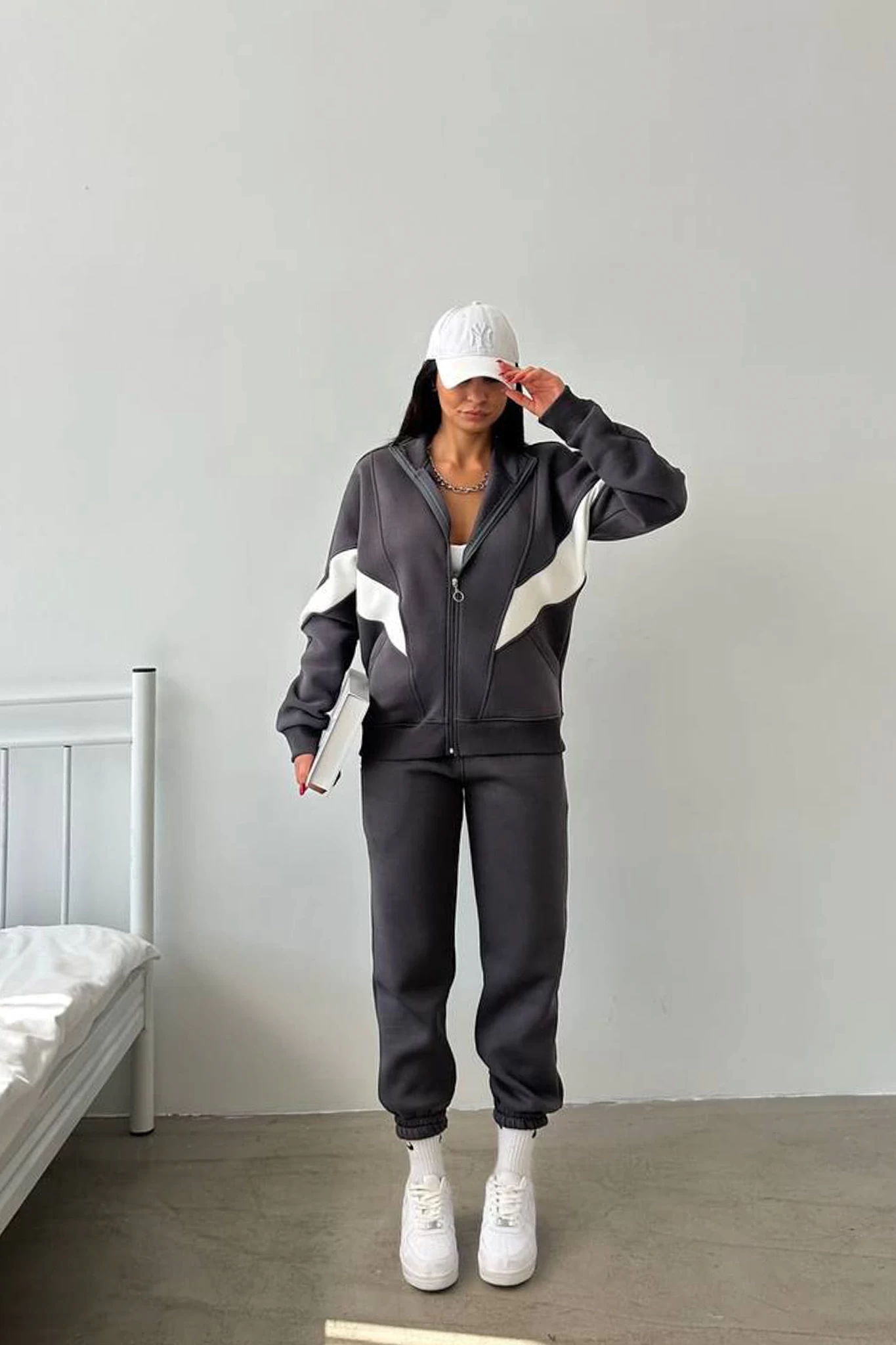 Parça Detay Basic Üç İplik Unisex Eşofman Takımı Füme