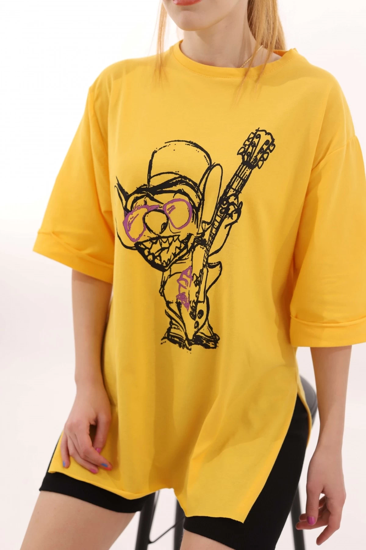 Sarı Guitar Comic Unisex Tshirt