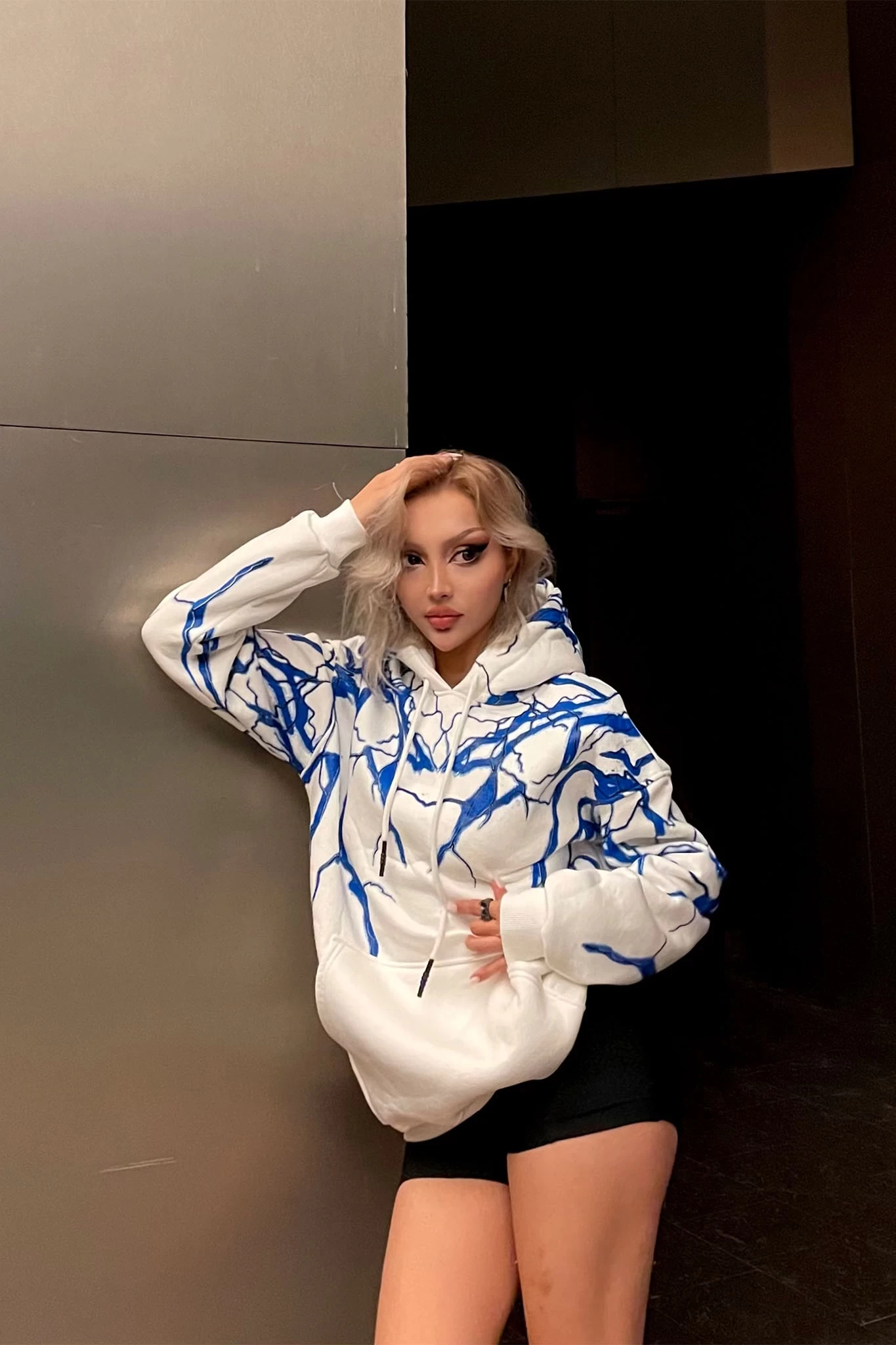 Şimşek Desen Kapşonlu Kanguru Unisex Sweatshirt Beyaz
