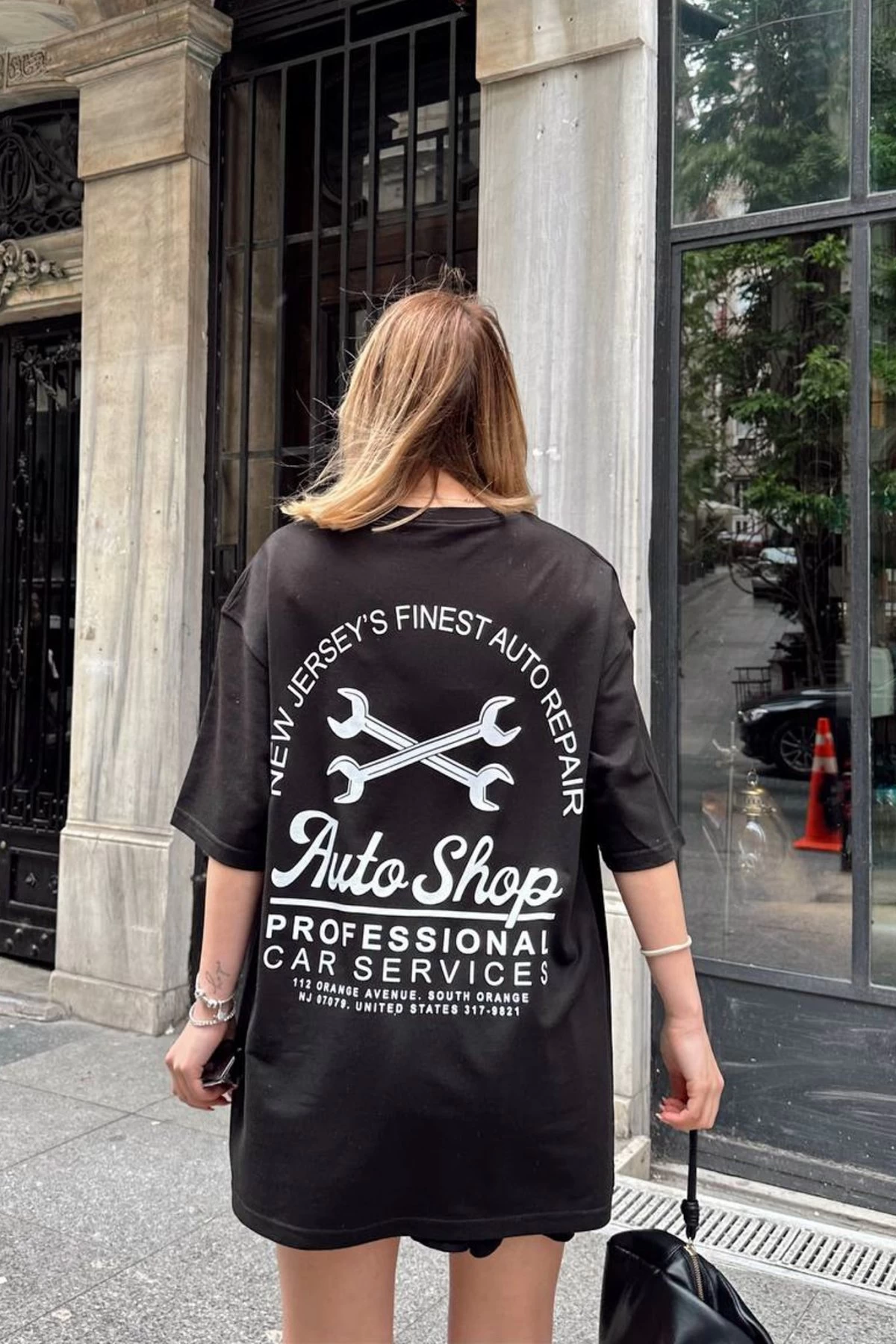 Siyah Auto Shop Unisex Tshirt