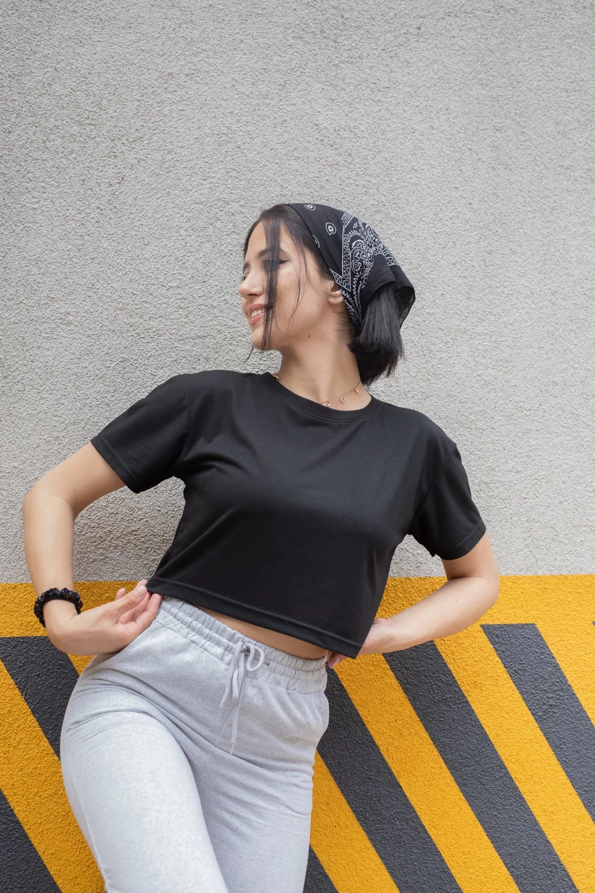 Siyah Düz Crop Tshirt