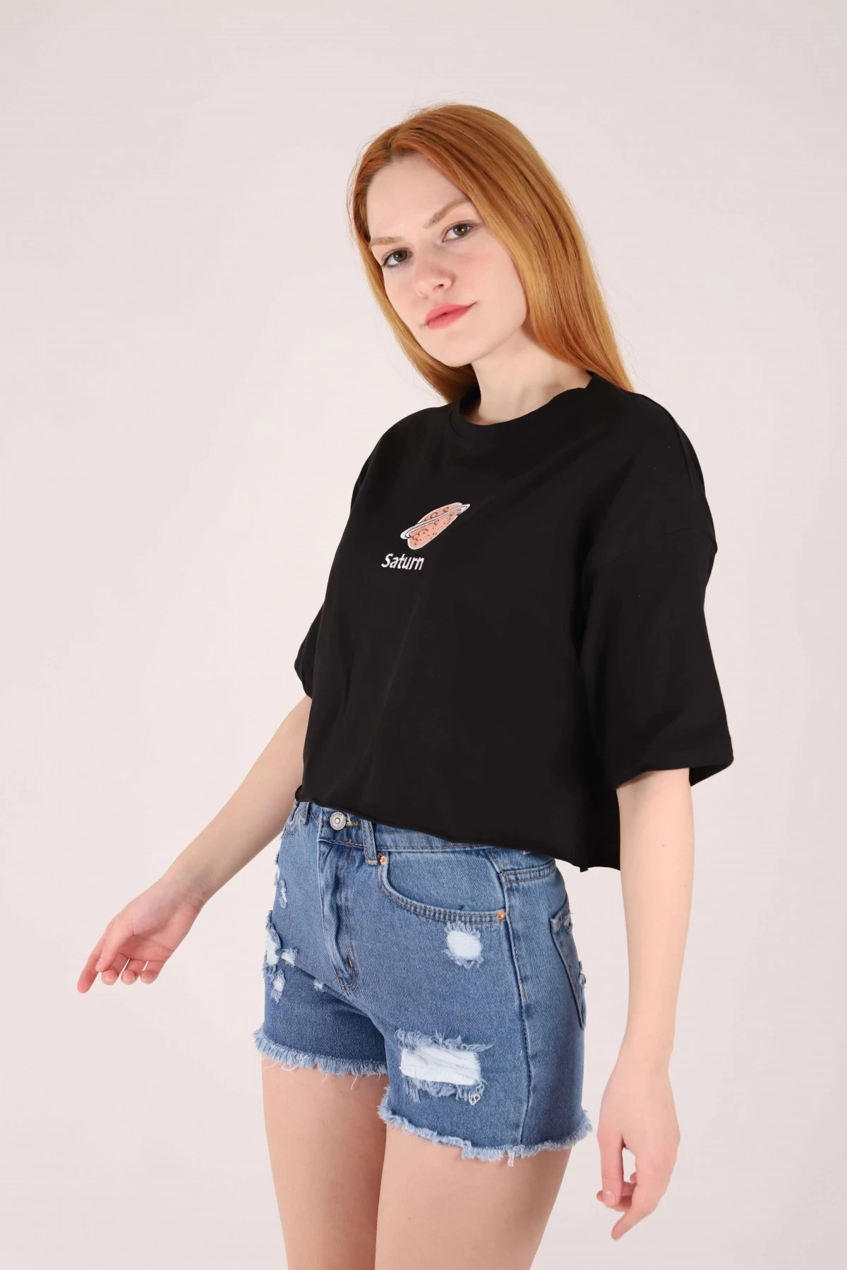 Siyah Satürn Nakışlı Crop Tshirt