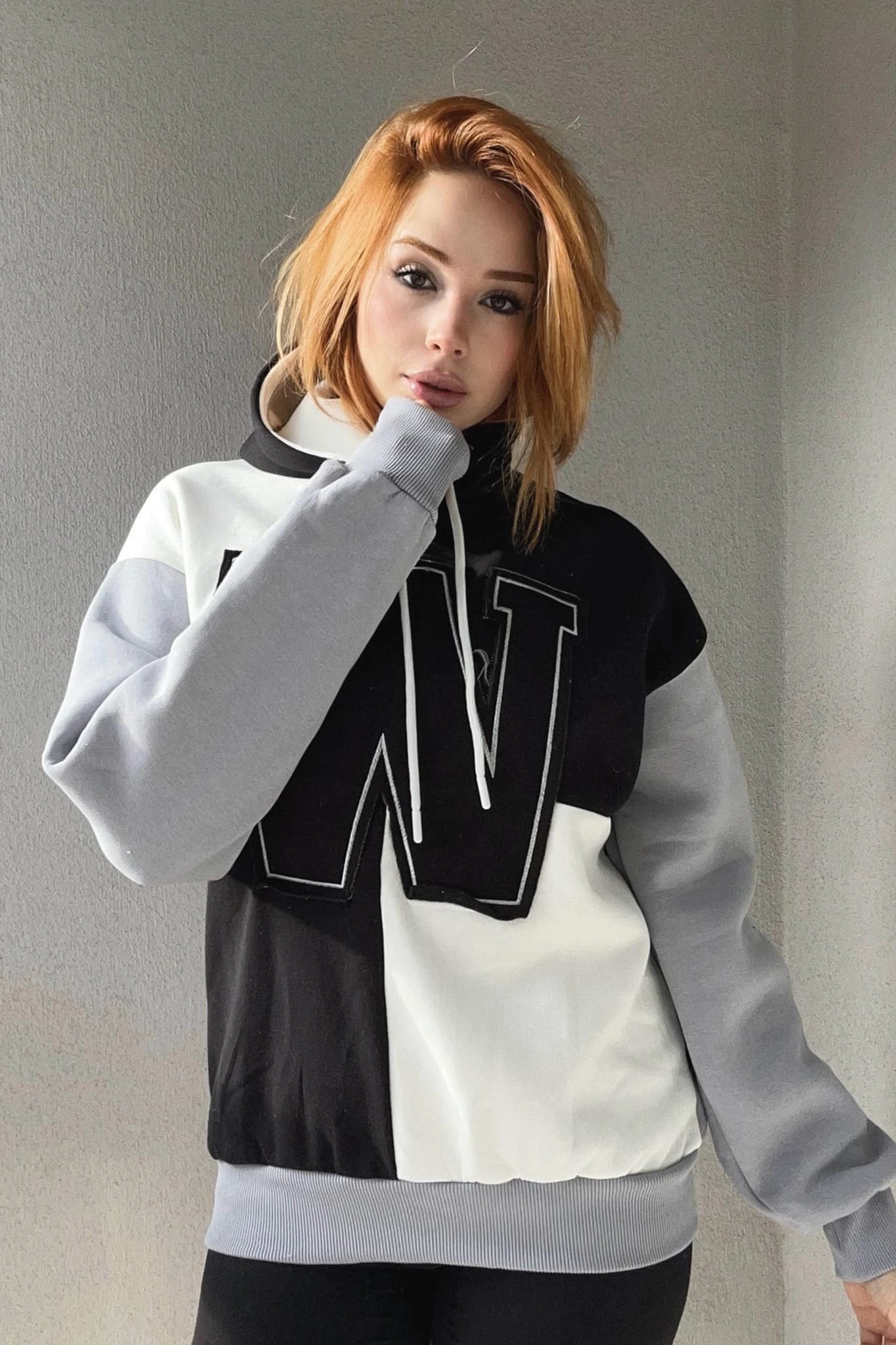 W Nakış Parçalı Unisex Sweatshirt Siyah