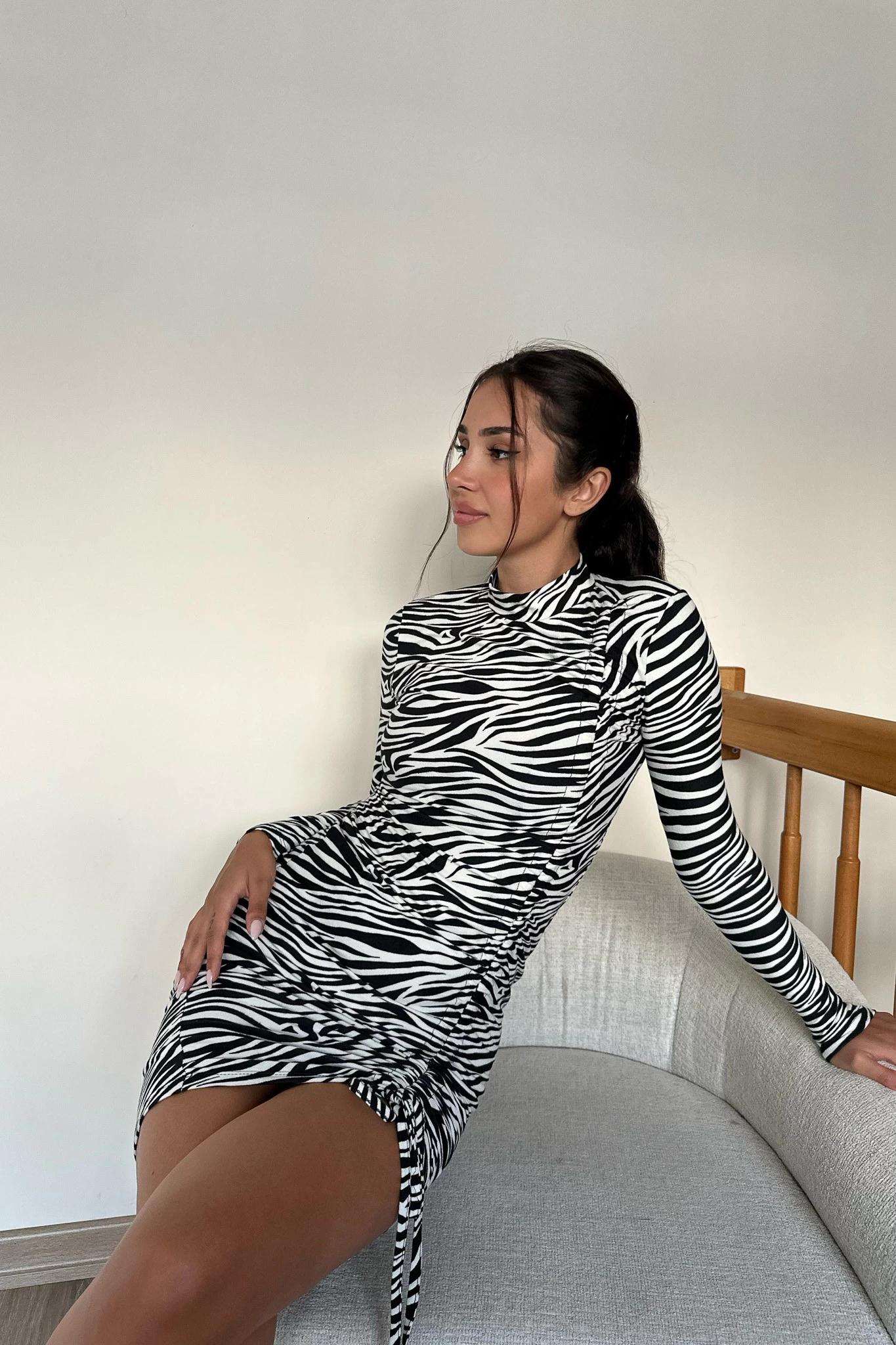 Zebra Desenli Büzgülü Kadife Elbise Siyah