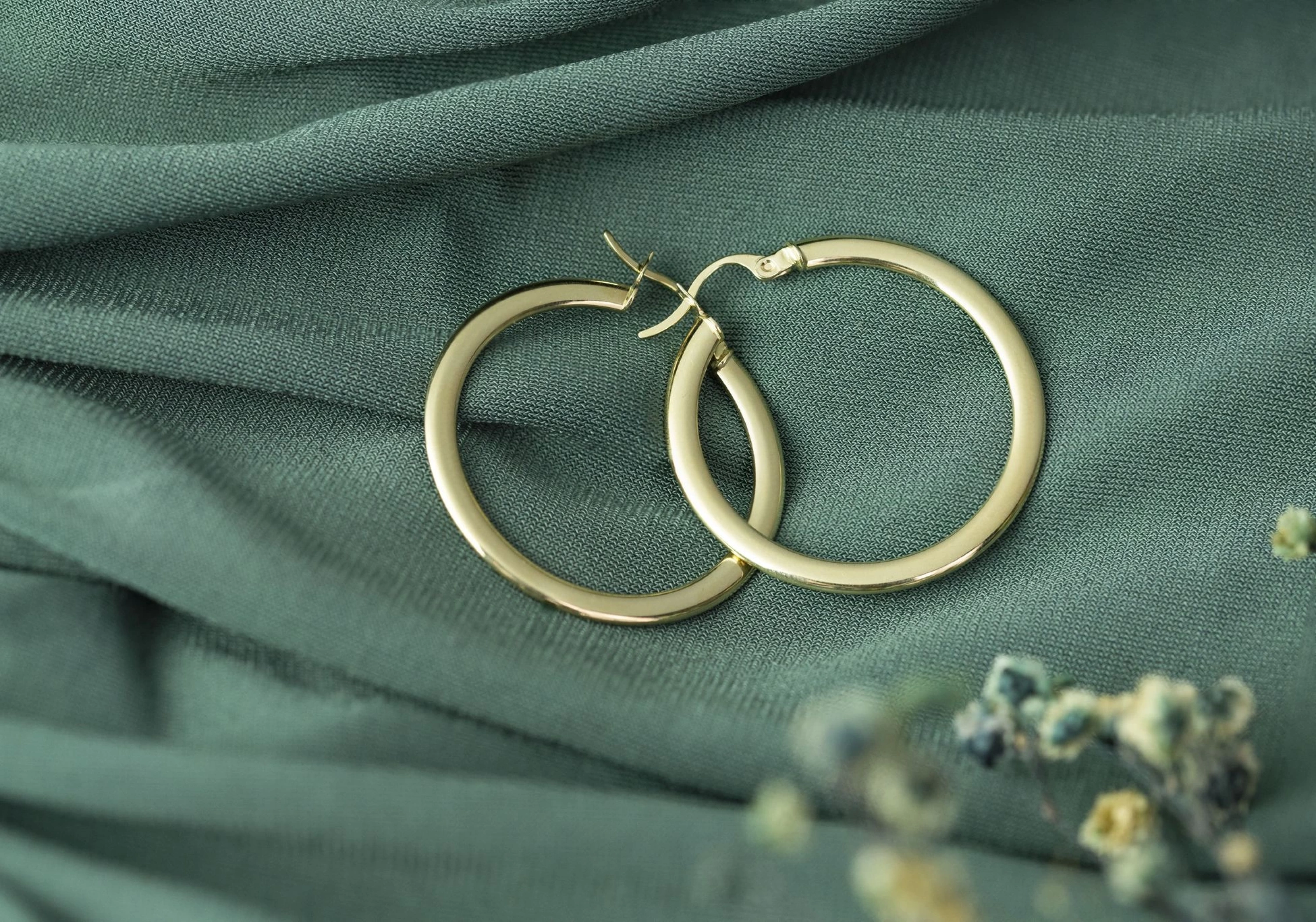 3.3 Cm. Çaplı Halka 14 Ayar Altın Küpe