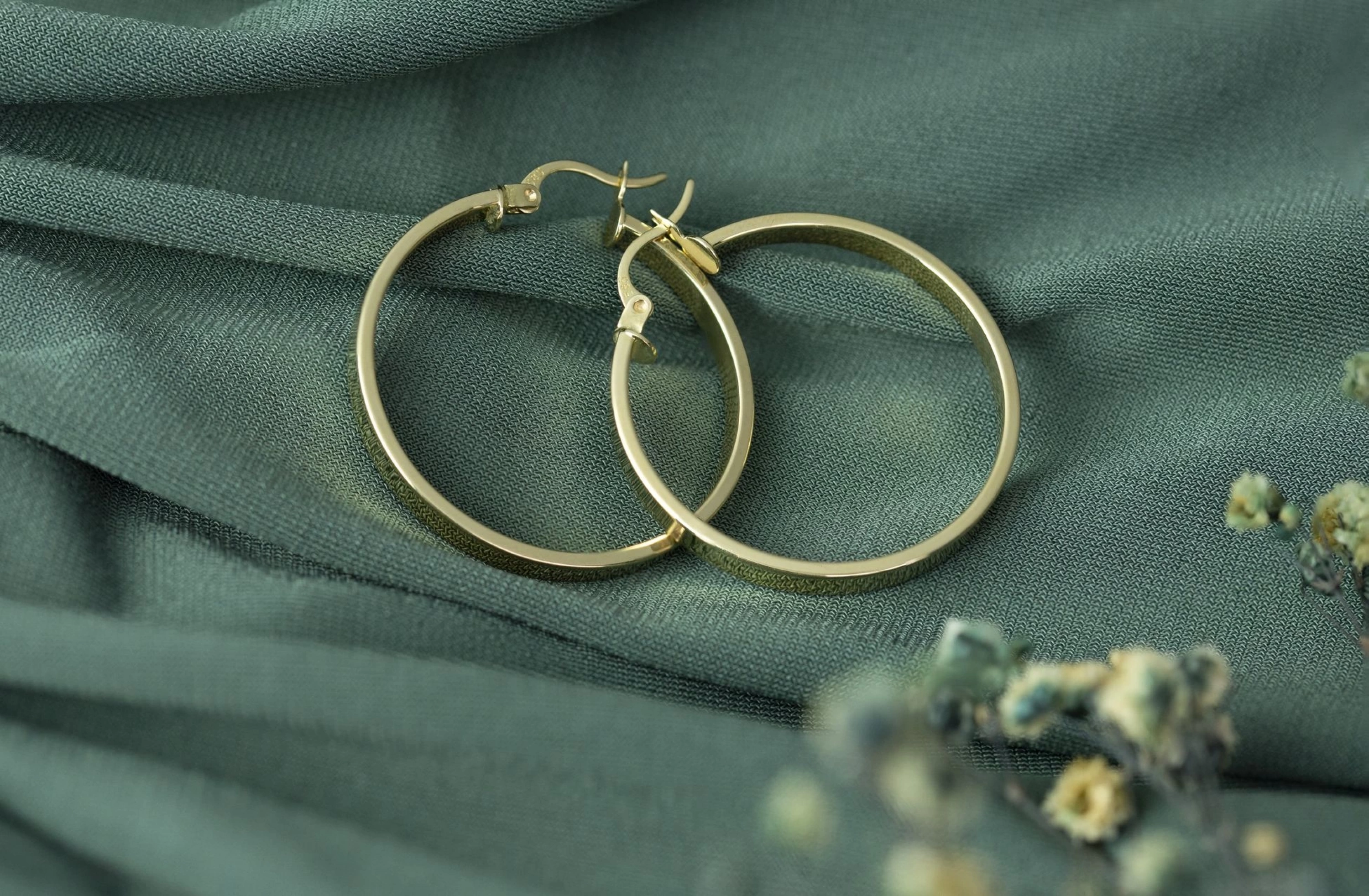 3.3 Cm. Çaplı Halka 14 Ayar Altın Küpe