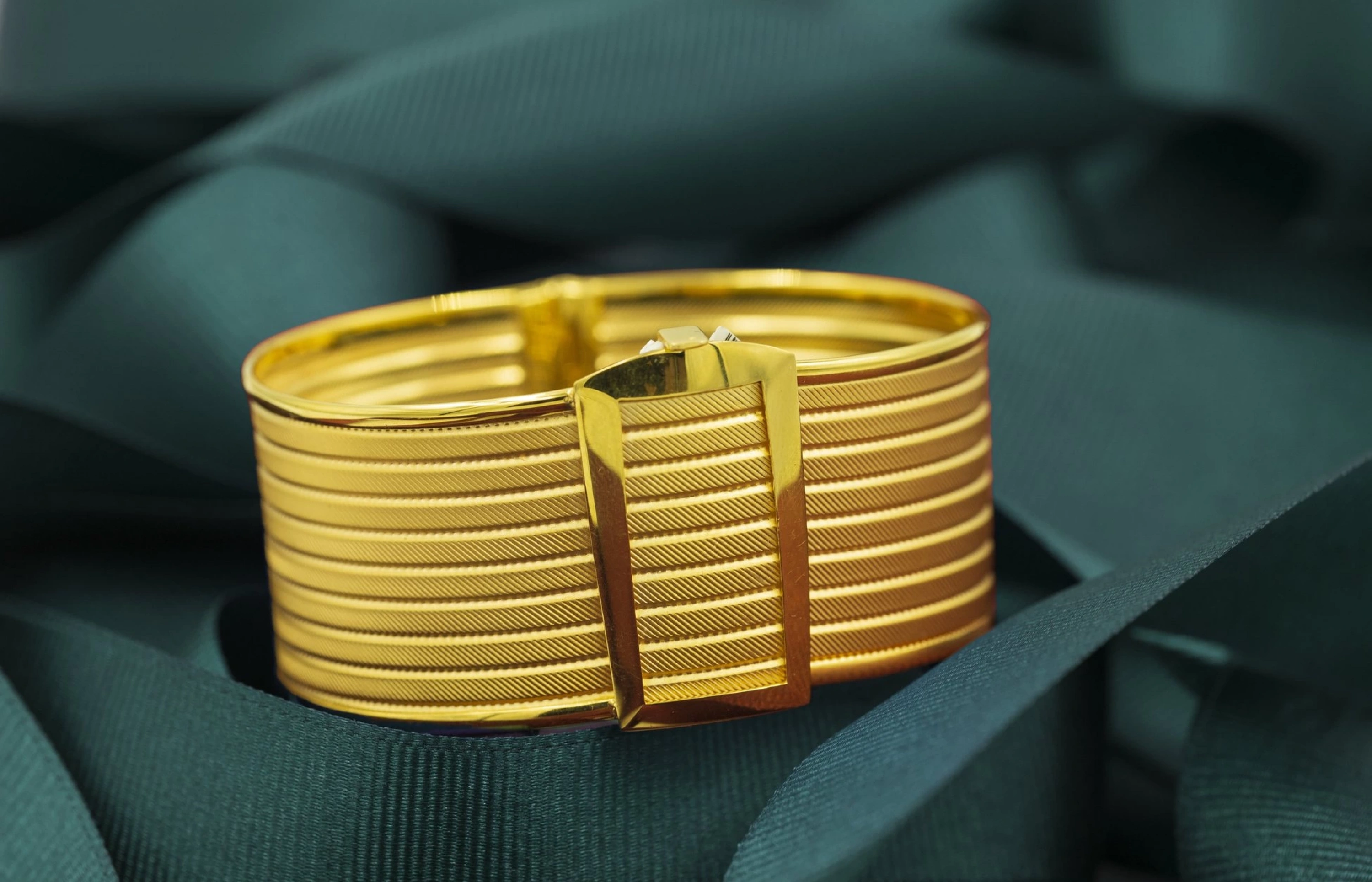 8 Sıralı Trabzon Hasır 8 Ayar Kelepçe Bilezik