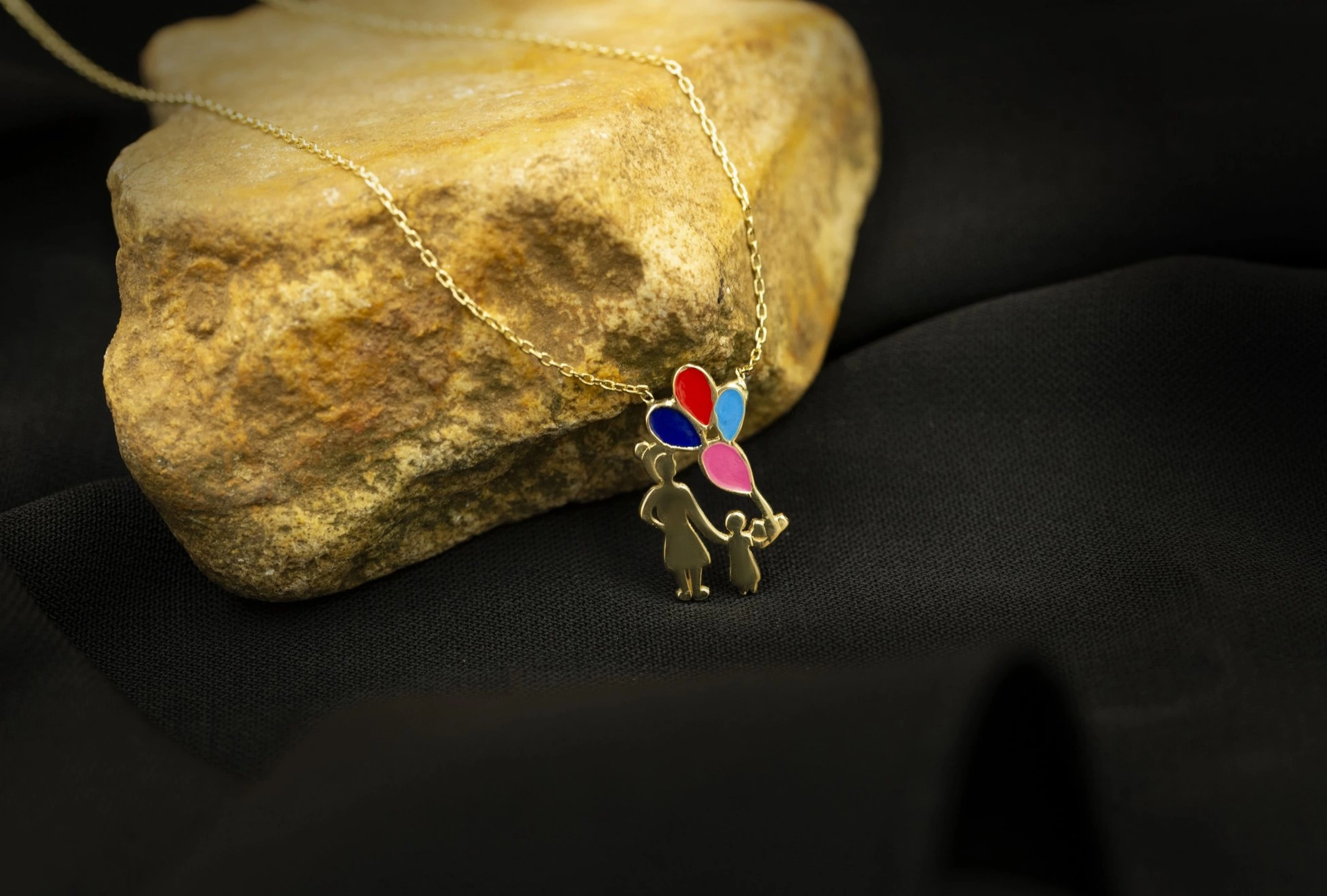 Anne Çocuk Balon Model 14 Ayar Altın Kolye