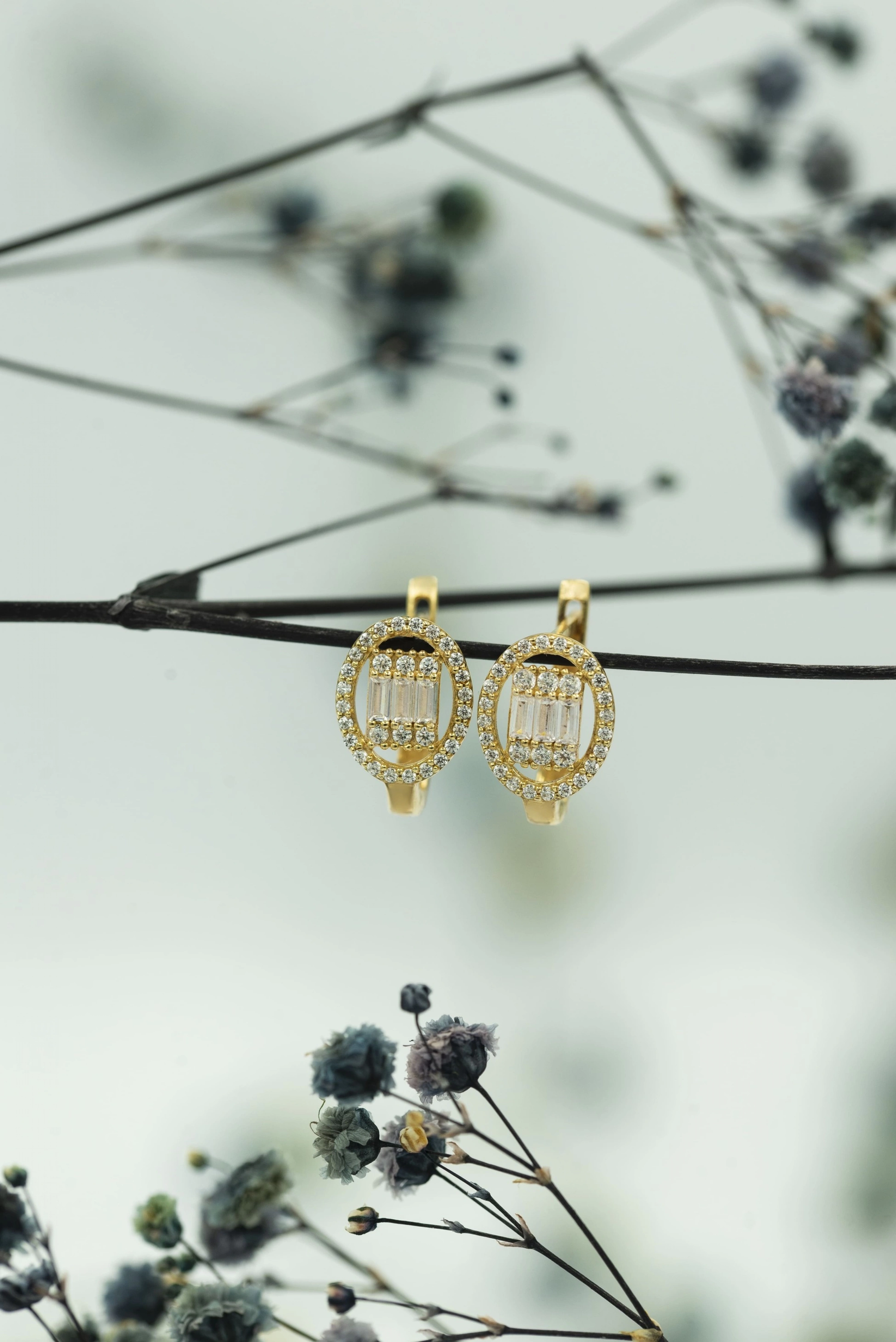 Baget Taşlı 8 Ayar Altın Küpe