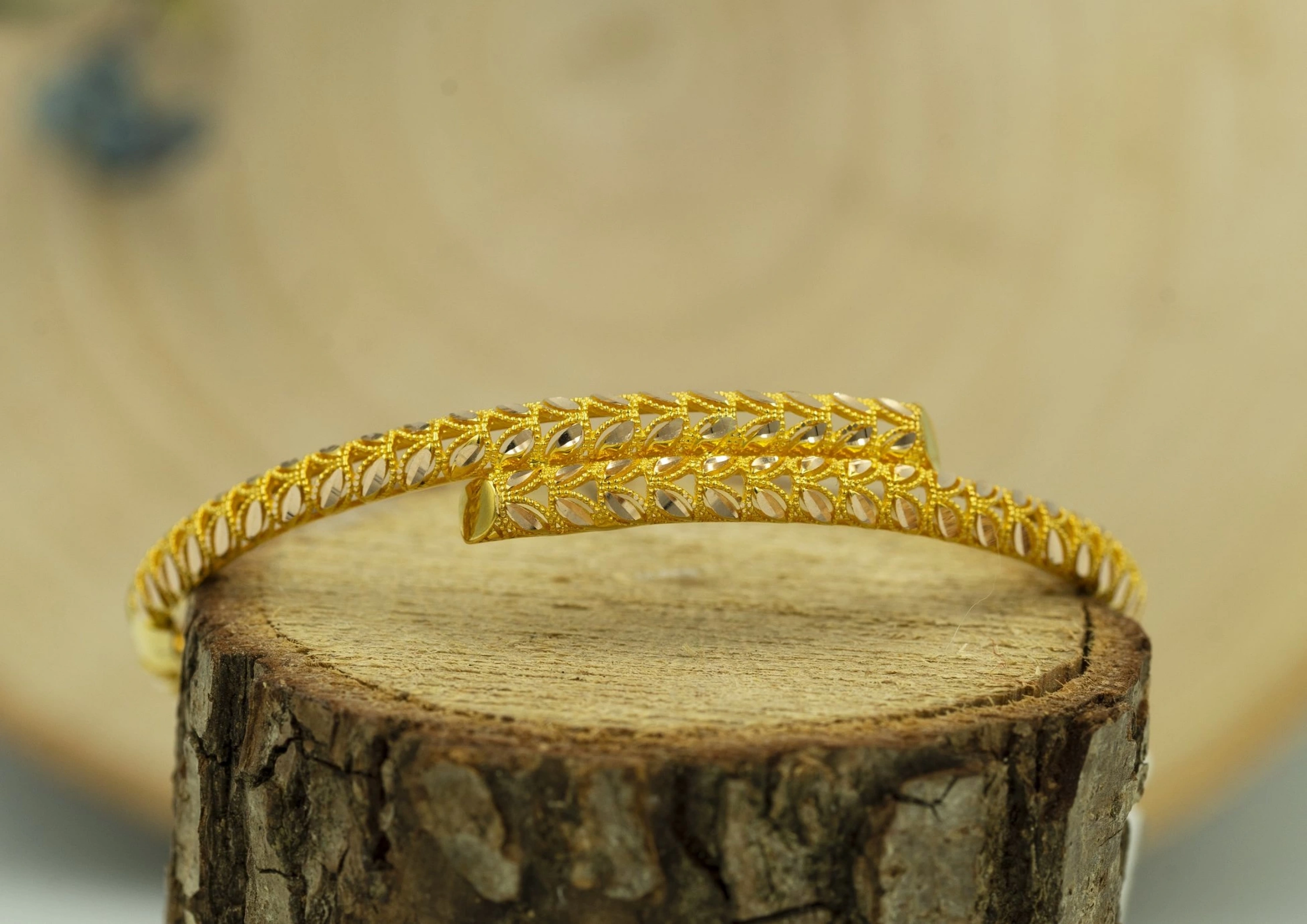 Balık Sırtı 14 Ayar Kelepçe Bilezik