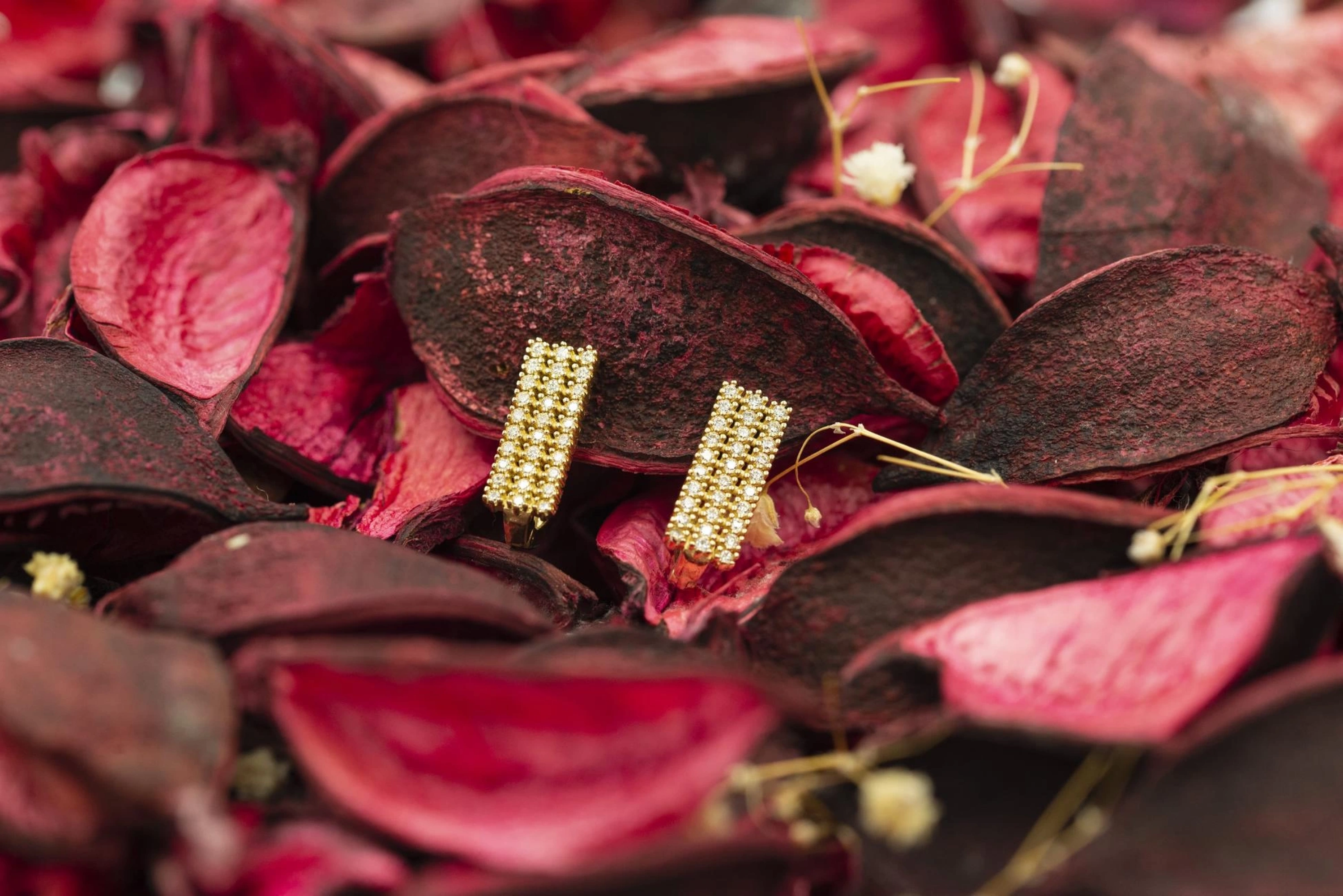 Dikdörtgen Taşlı Model 14 Ayar Altın Küpe