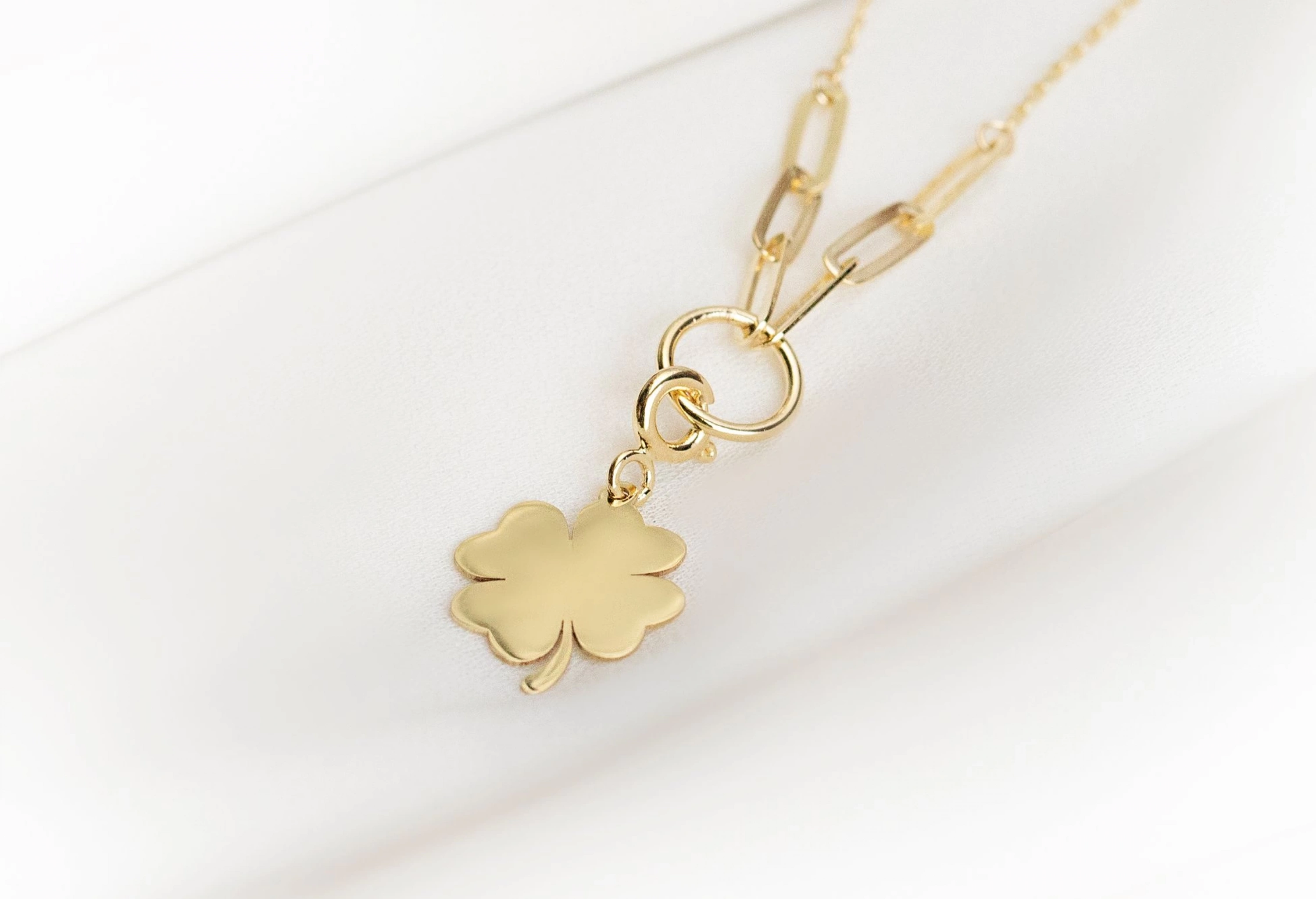 Dört Yapraklı Yonca 14 Ayar Altın Kolye