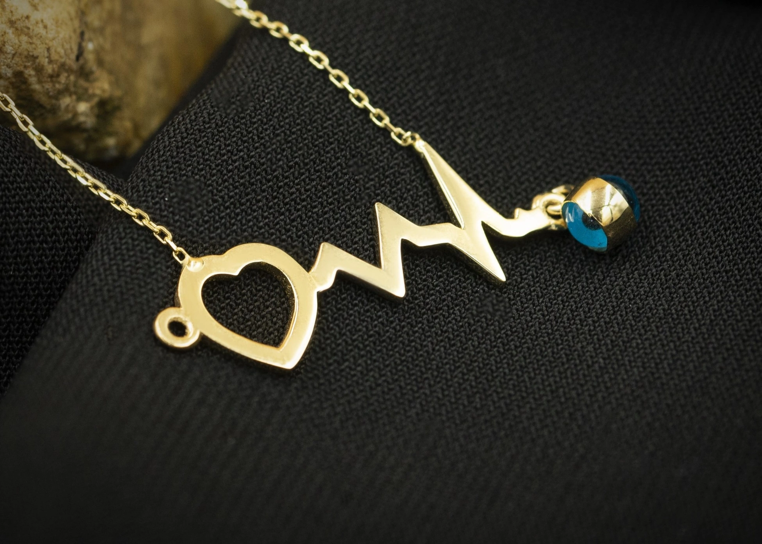 Kalp Ritimli 14 Ayar Altın Kolye