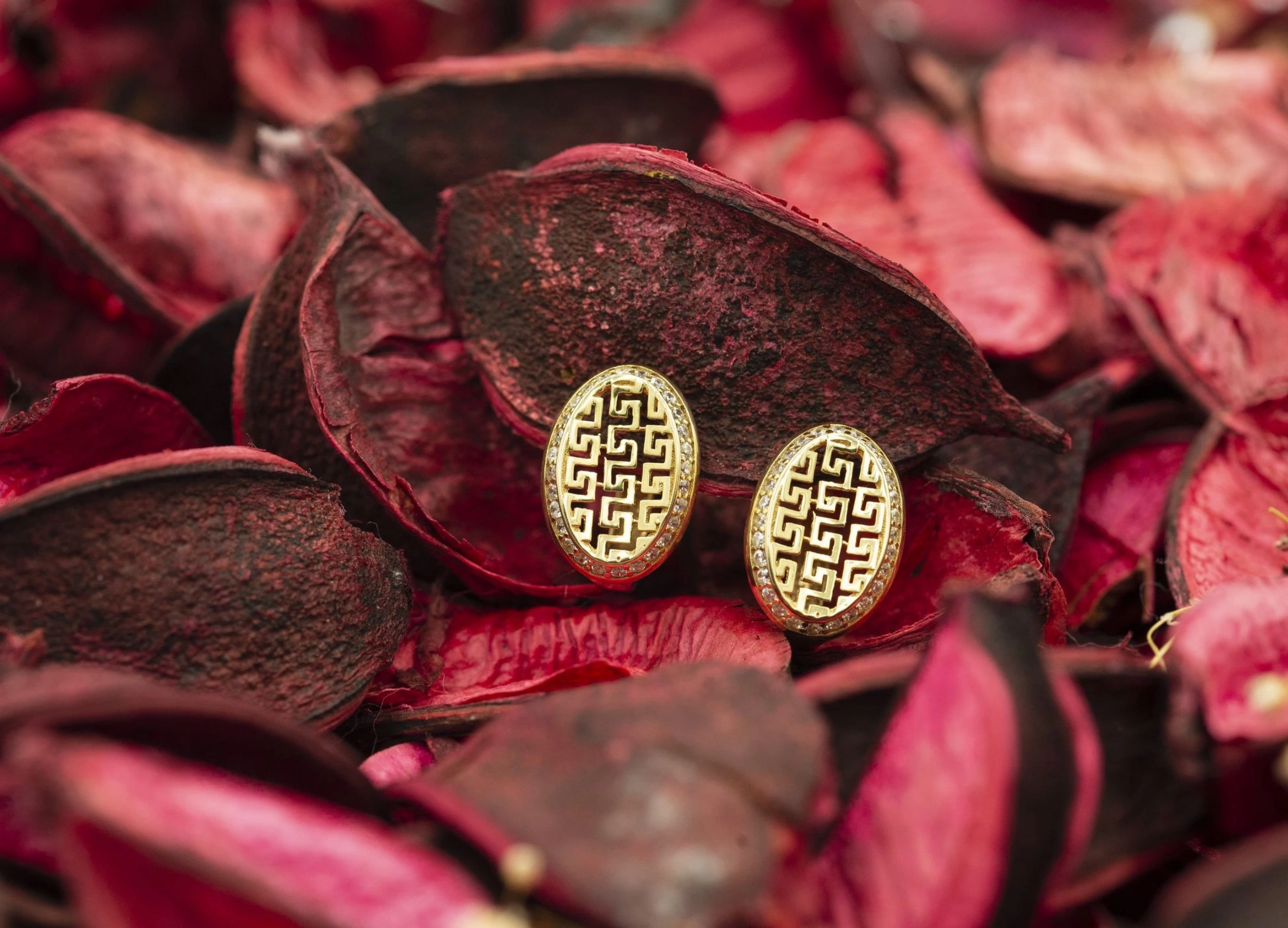 Piramit Model 8 Ayar Altın Küpe