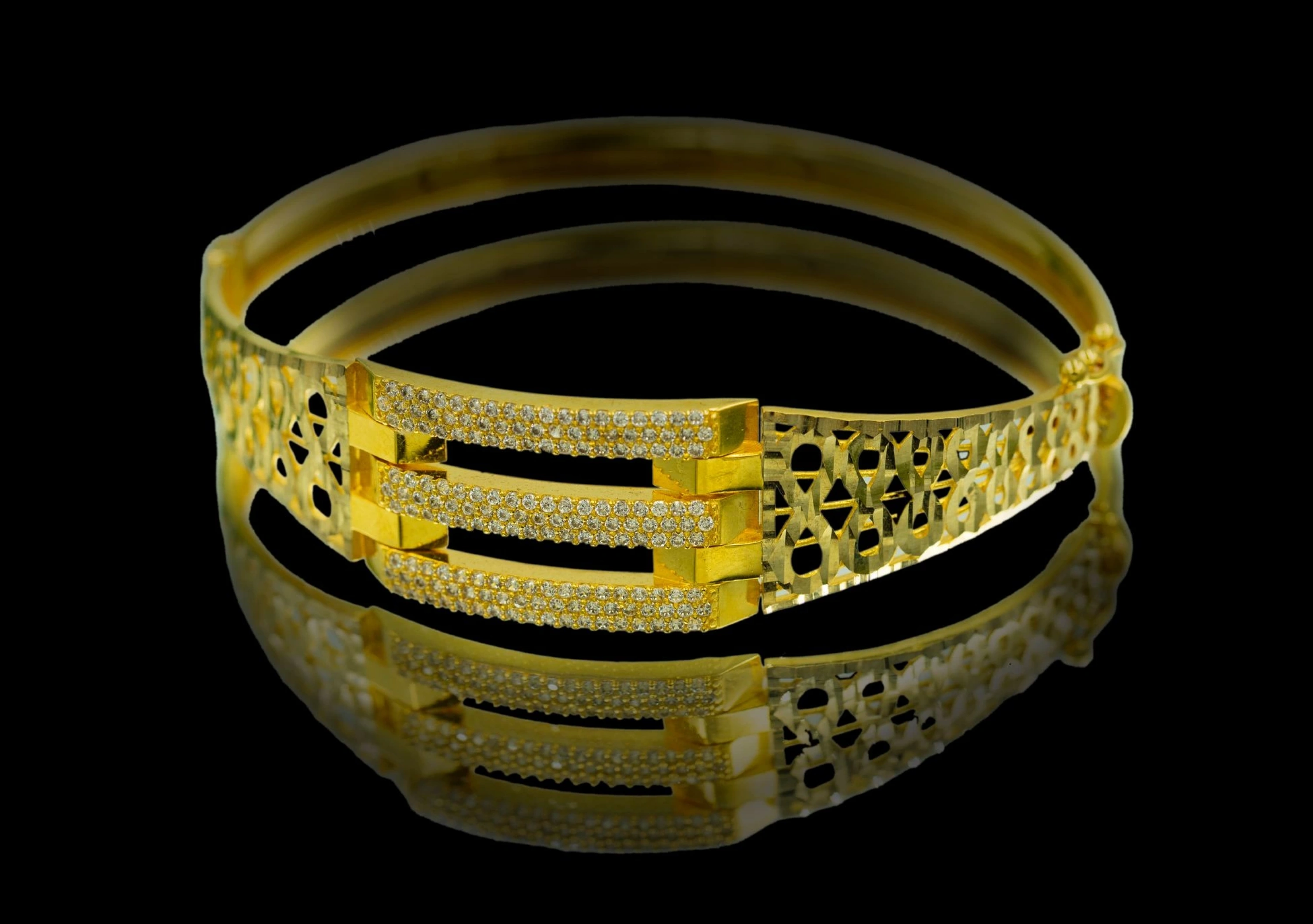 Kaburga 8 Ayar Altın Kelepçe Bilezik