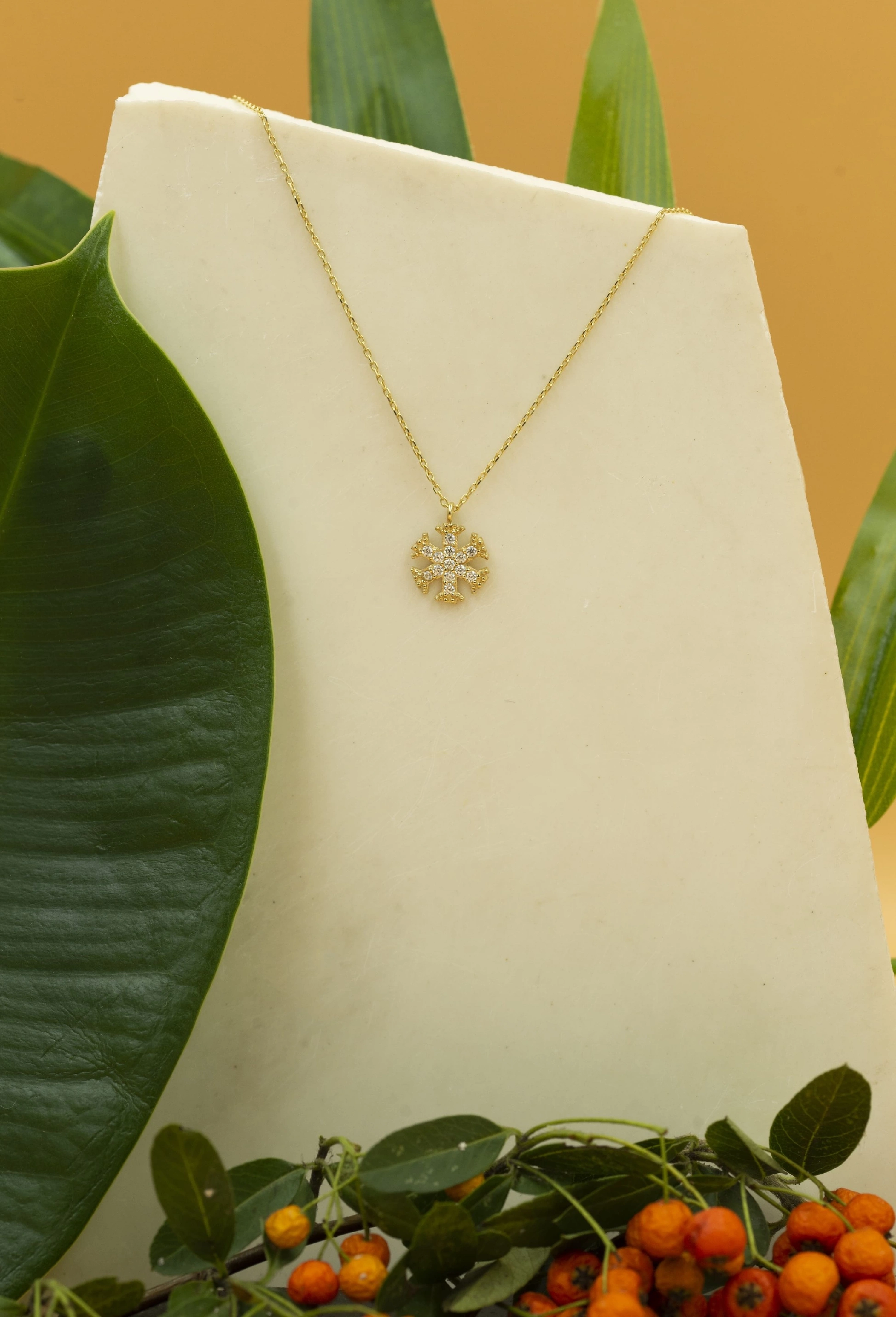 Kar Tanesi 14 Ayar Altın Kolye