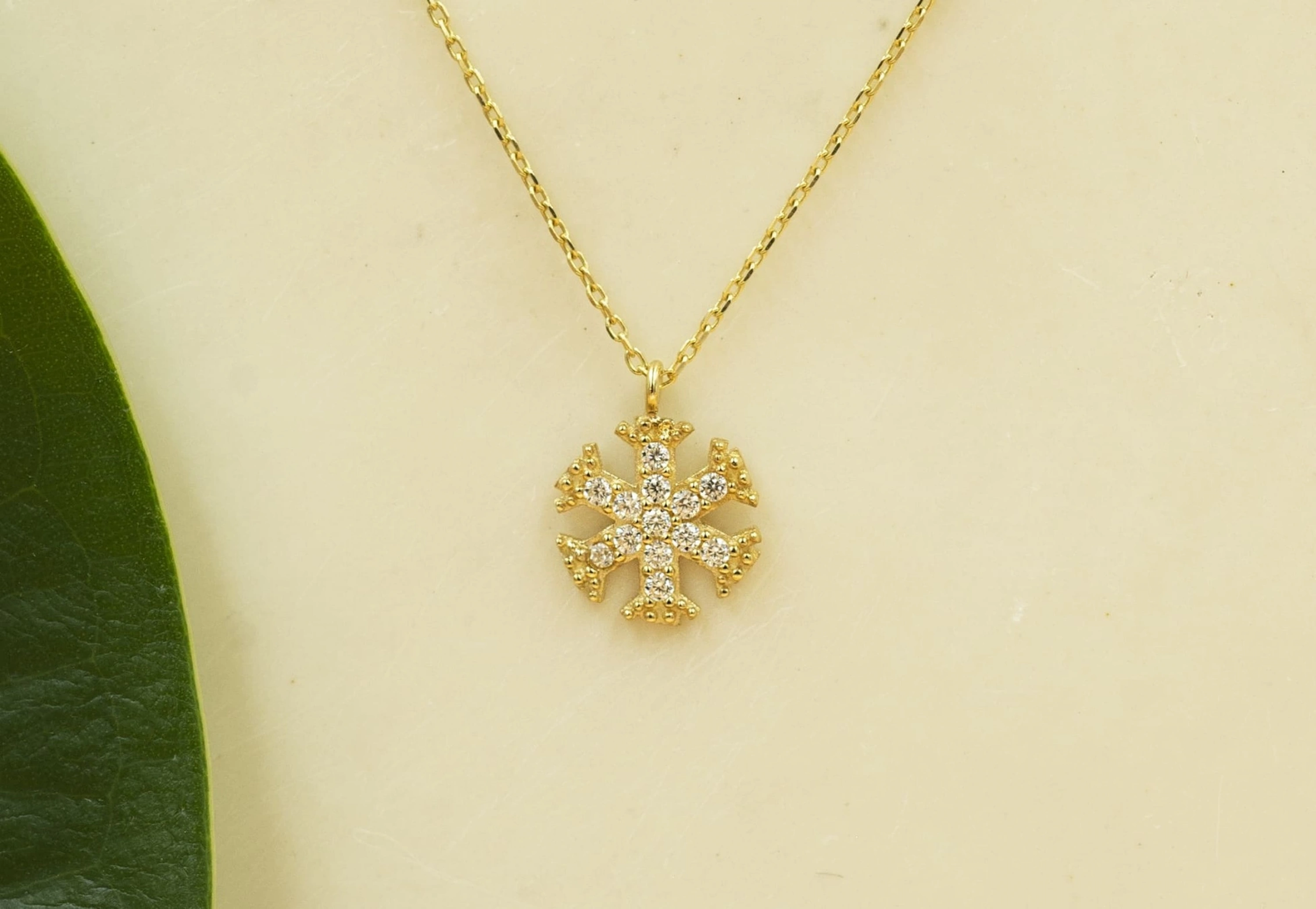 Kar Tanesi 14 Ayar Altın Kolye