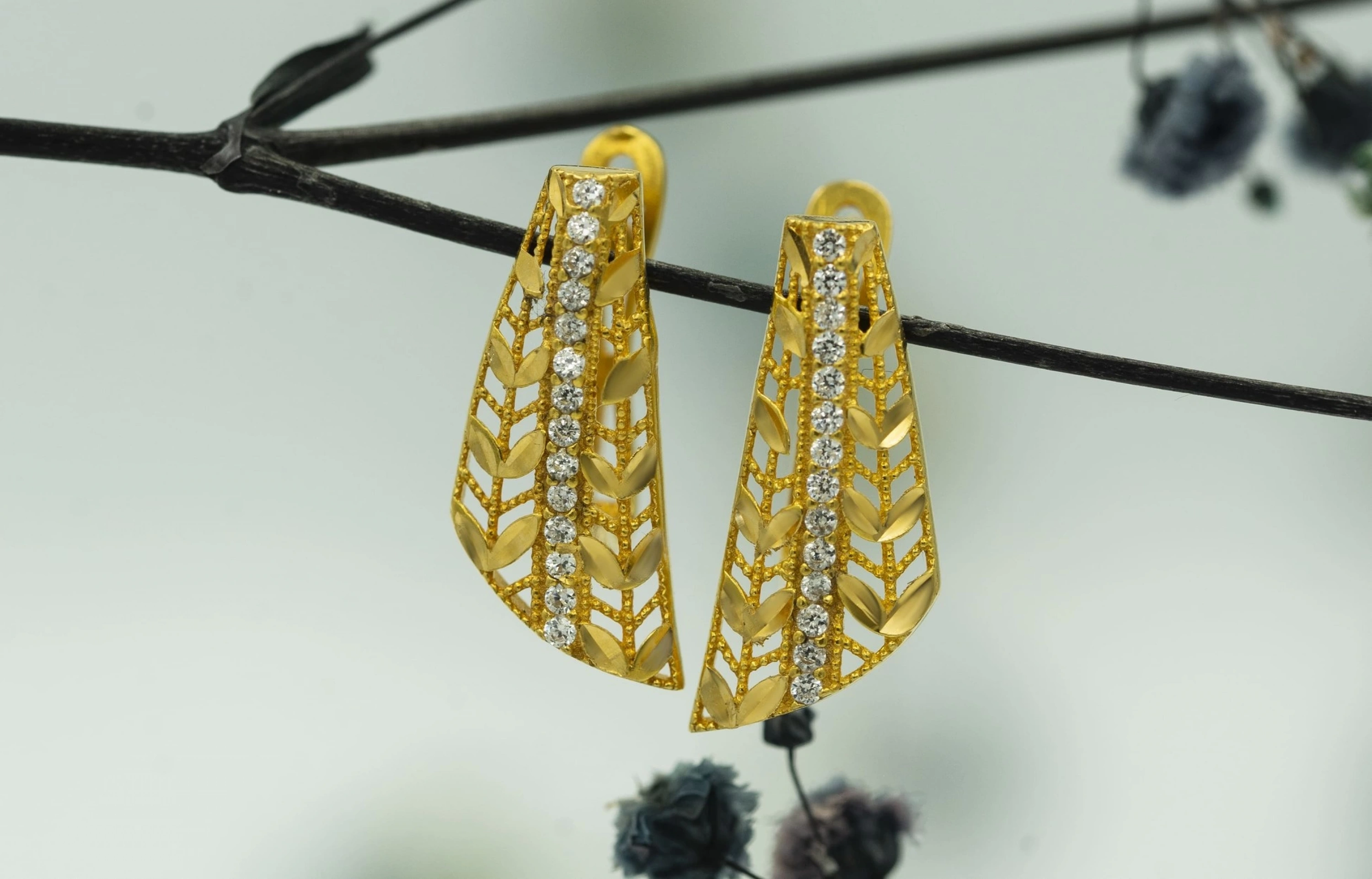 Lazer Kesim Tek Tur 22 Ayar Altın Küpe