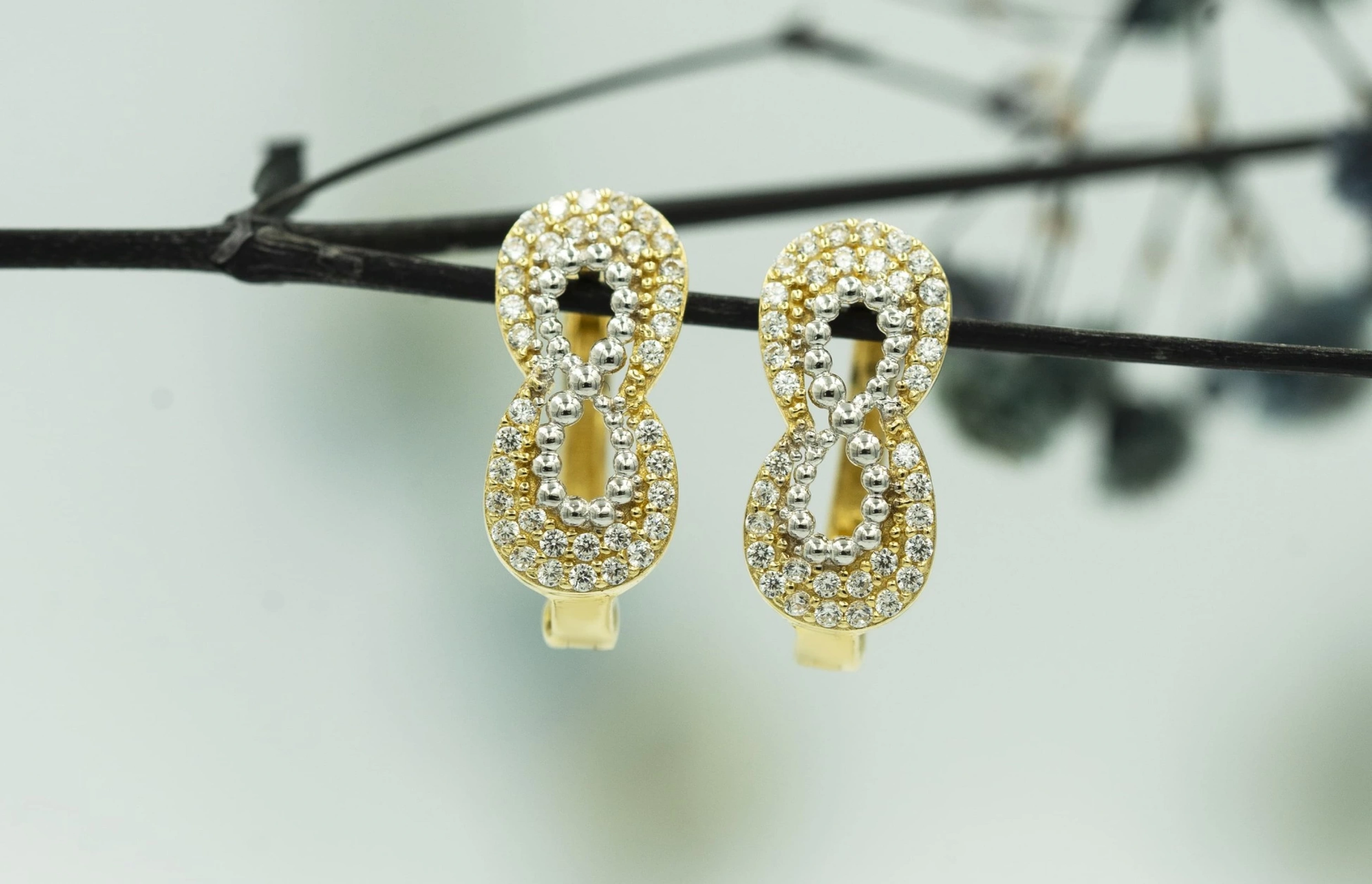 Sonsuzluk Model 14 Ayar Altın Küpe