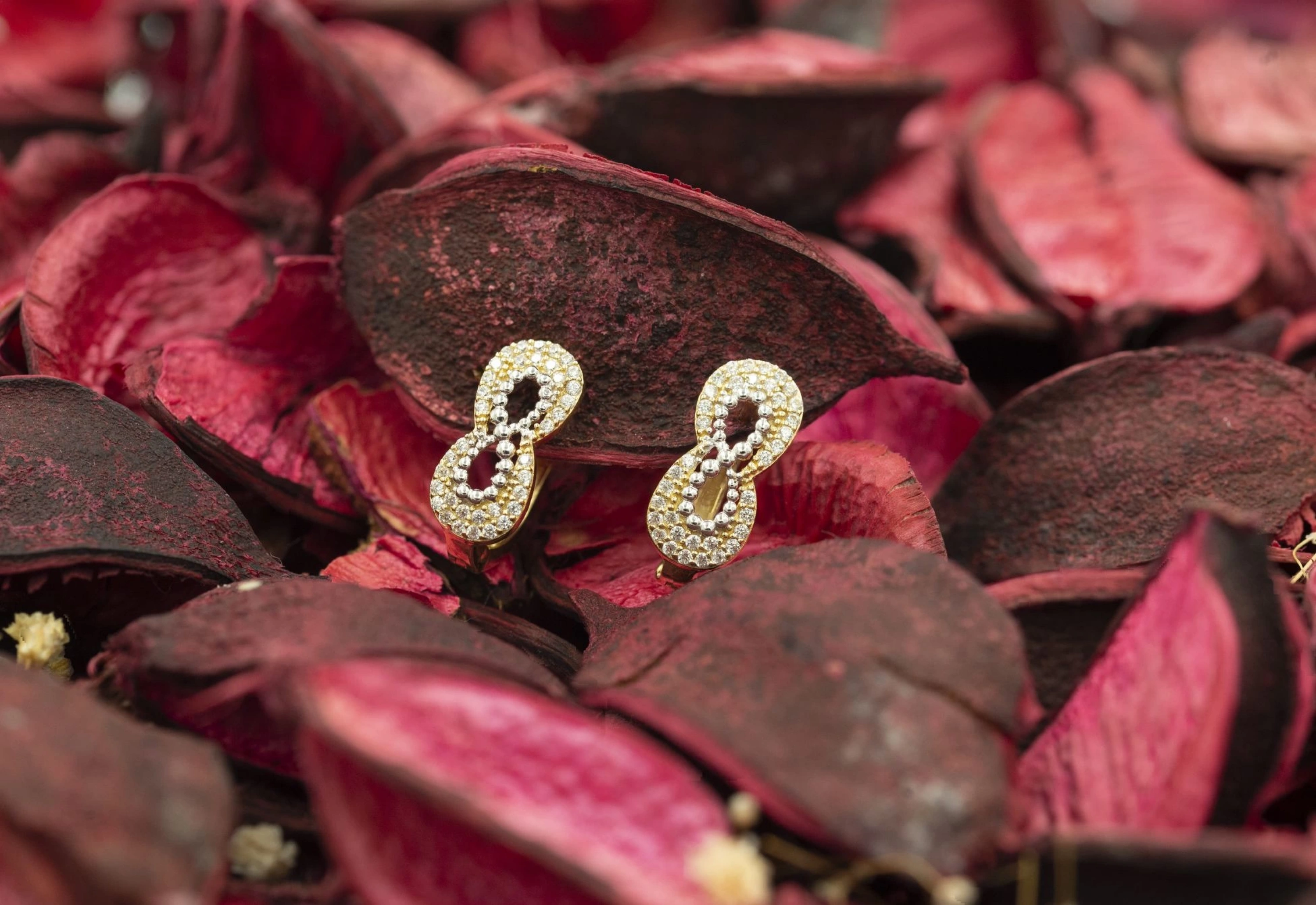 Sonsuzluk Model 14 Ayar Altın Küpe