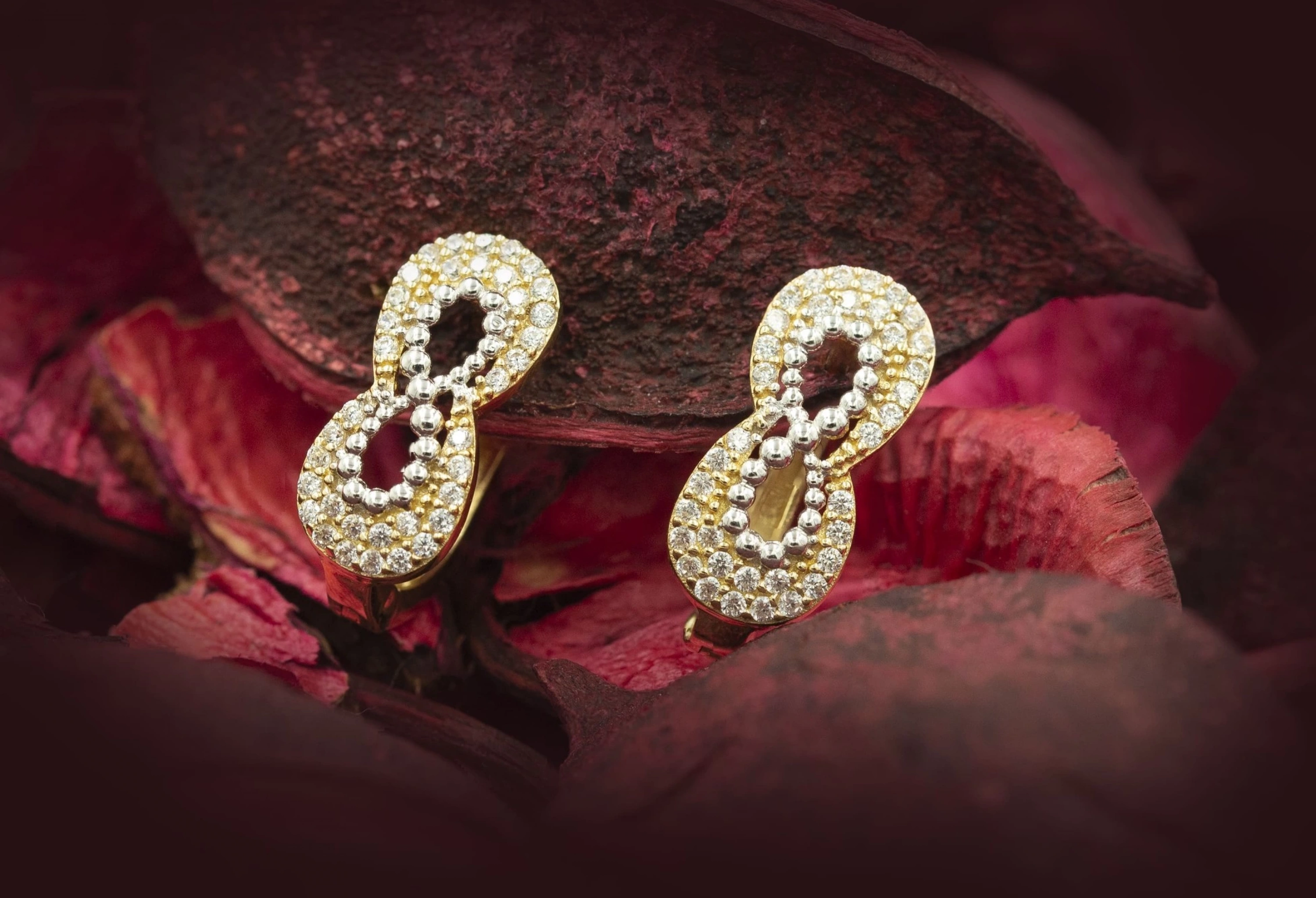 Sonsuzluk Model 14 Ayar Altın Küpe