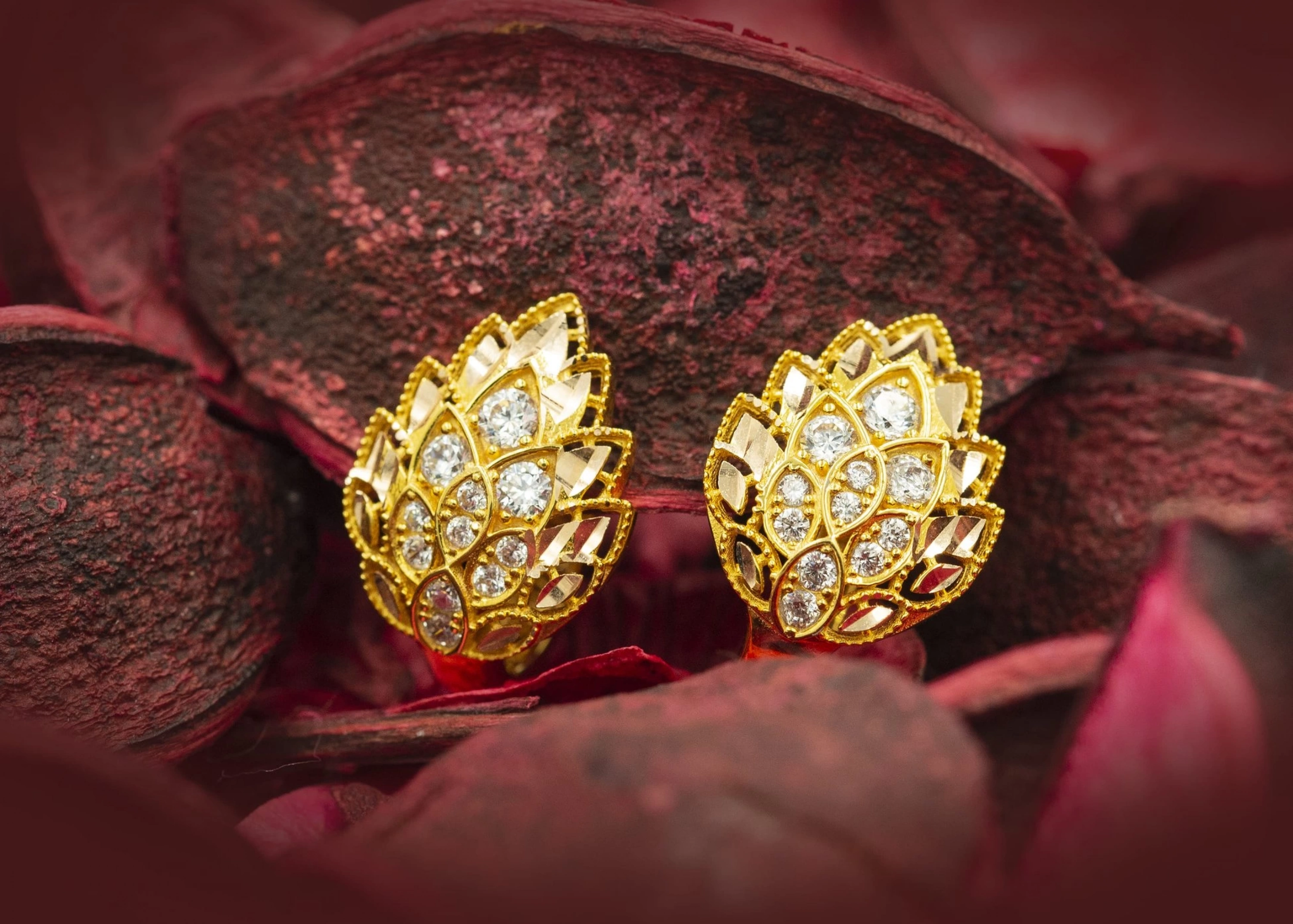 Taç Model 14 Ayar Altın Küpe