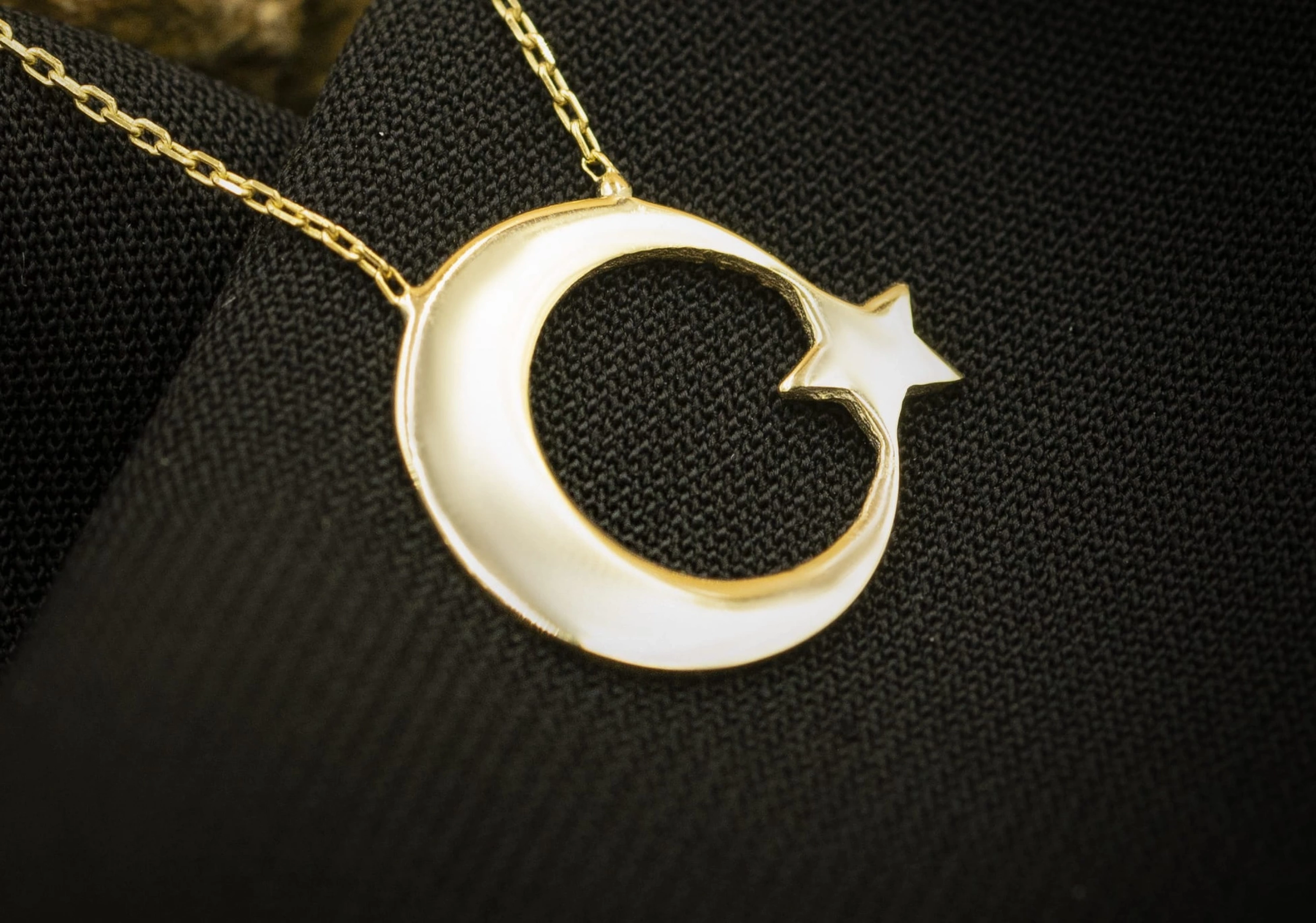 Taşsız Türk Bayrağı Model 14 Ayar Altın Kolye