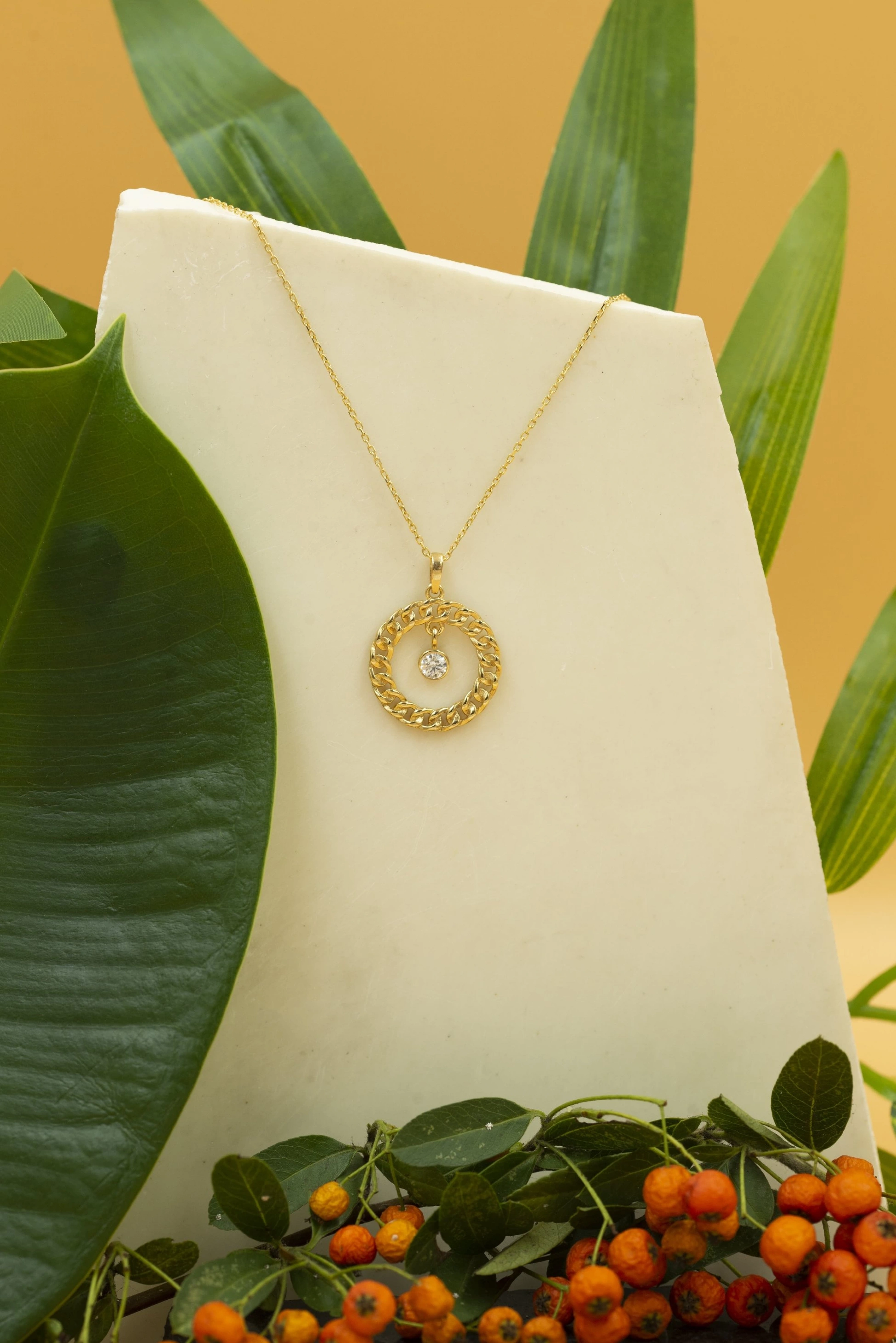 Tektaş Halka Model 8 Ayar Altın Kolye