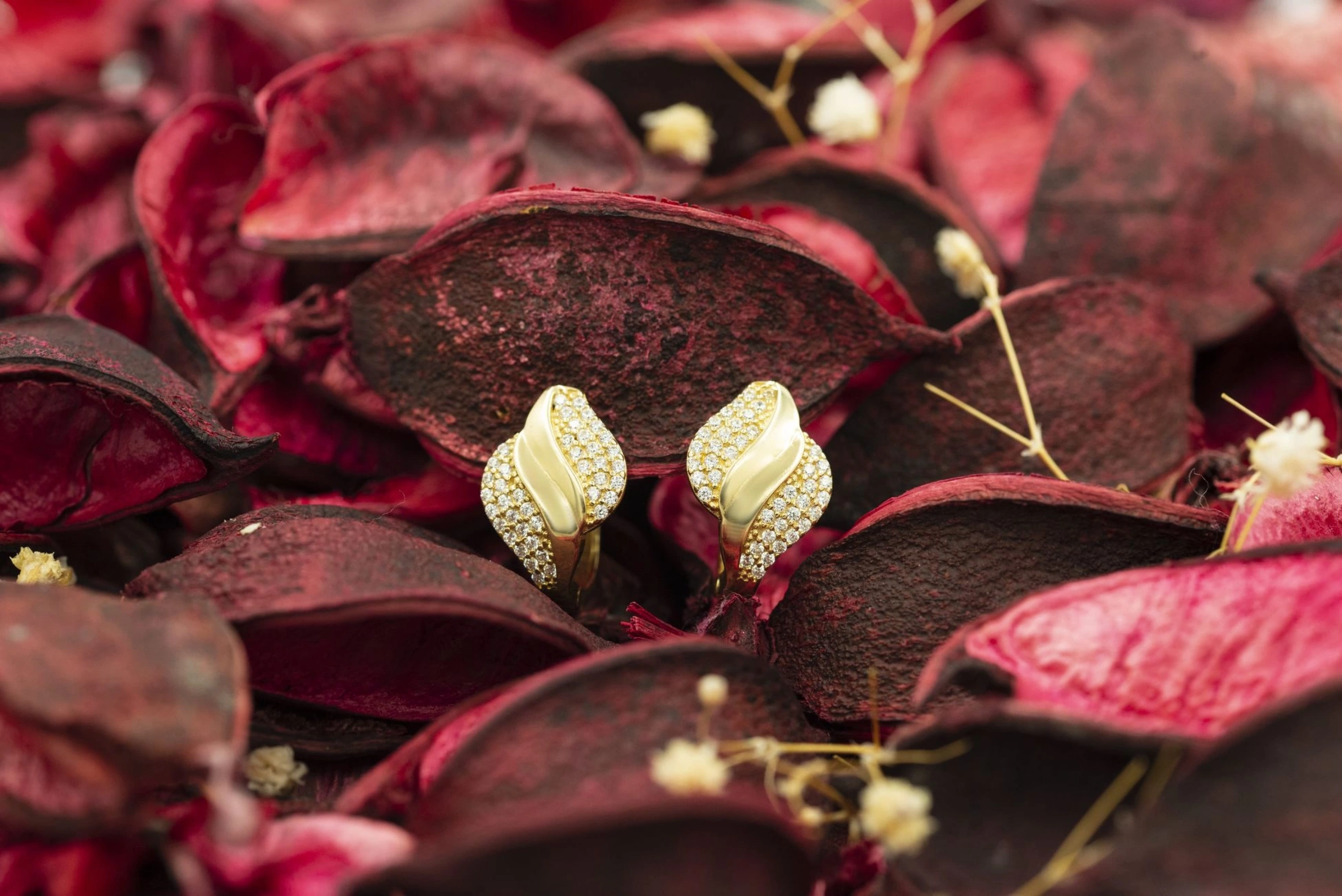 Zirkon Taşlı 14 Ayar Altın Küpe