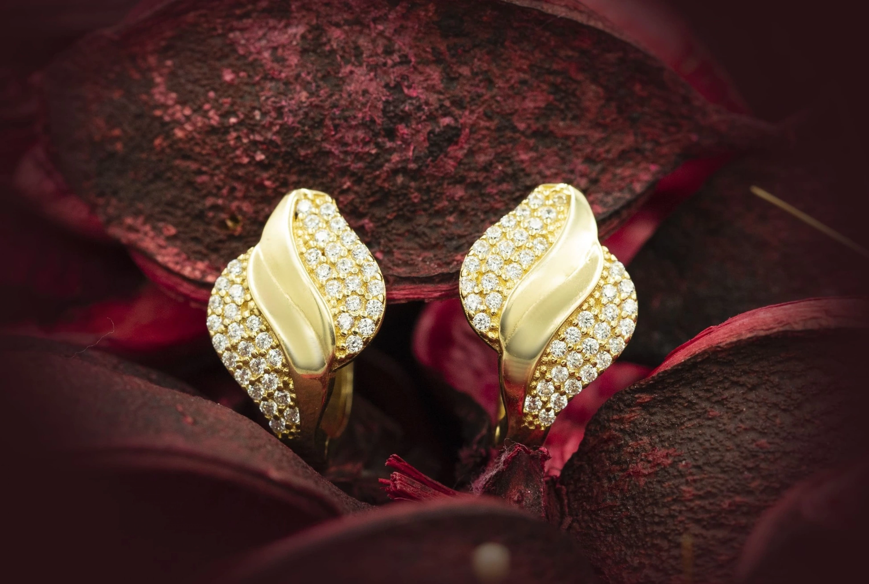 Zirkon Taşlı 14 Ayar Altın Küpe