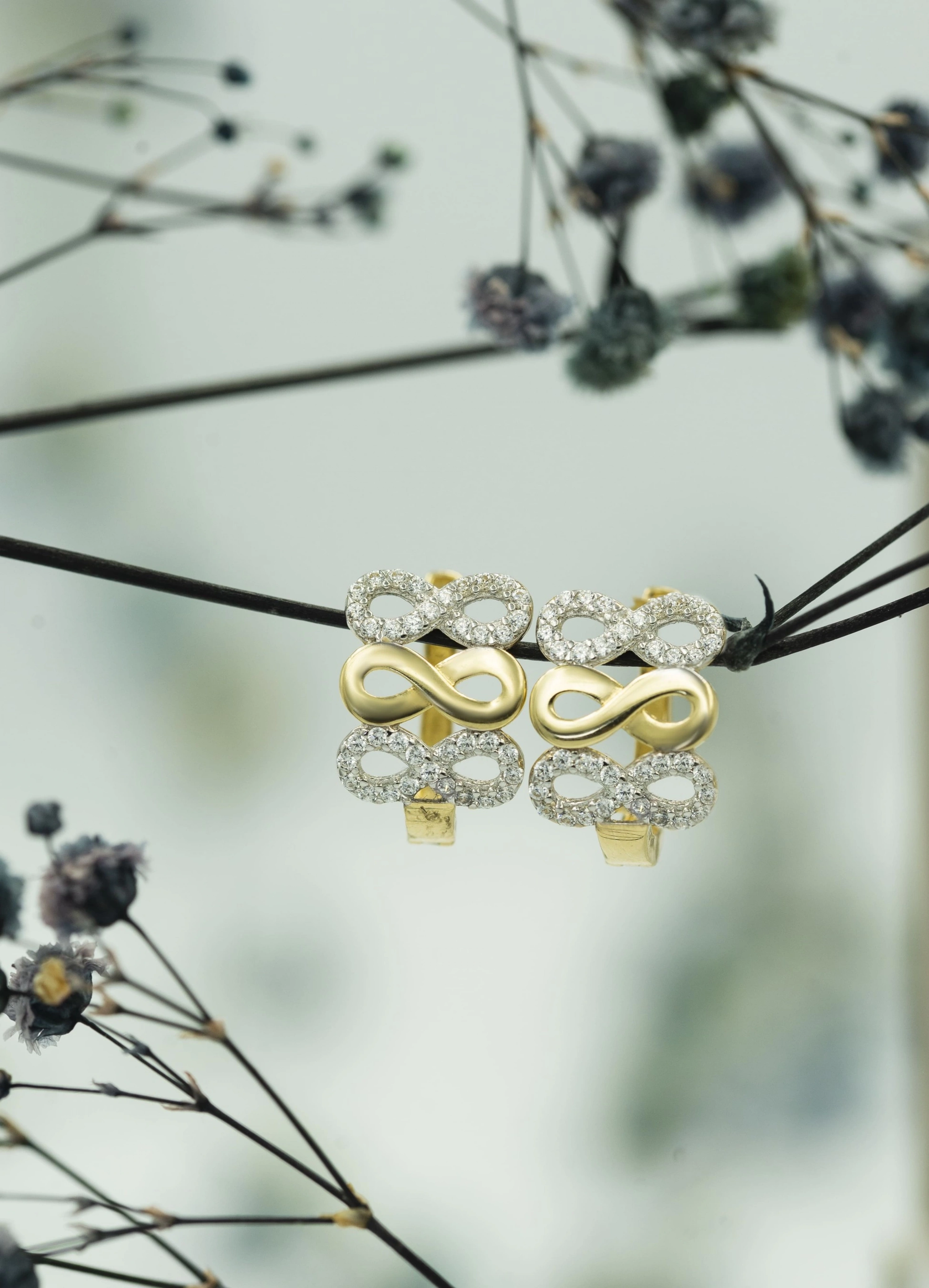 Üç Taşlı Sonsuzluk 14 Ayar Altın Küpe