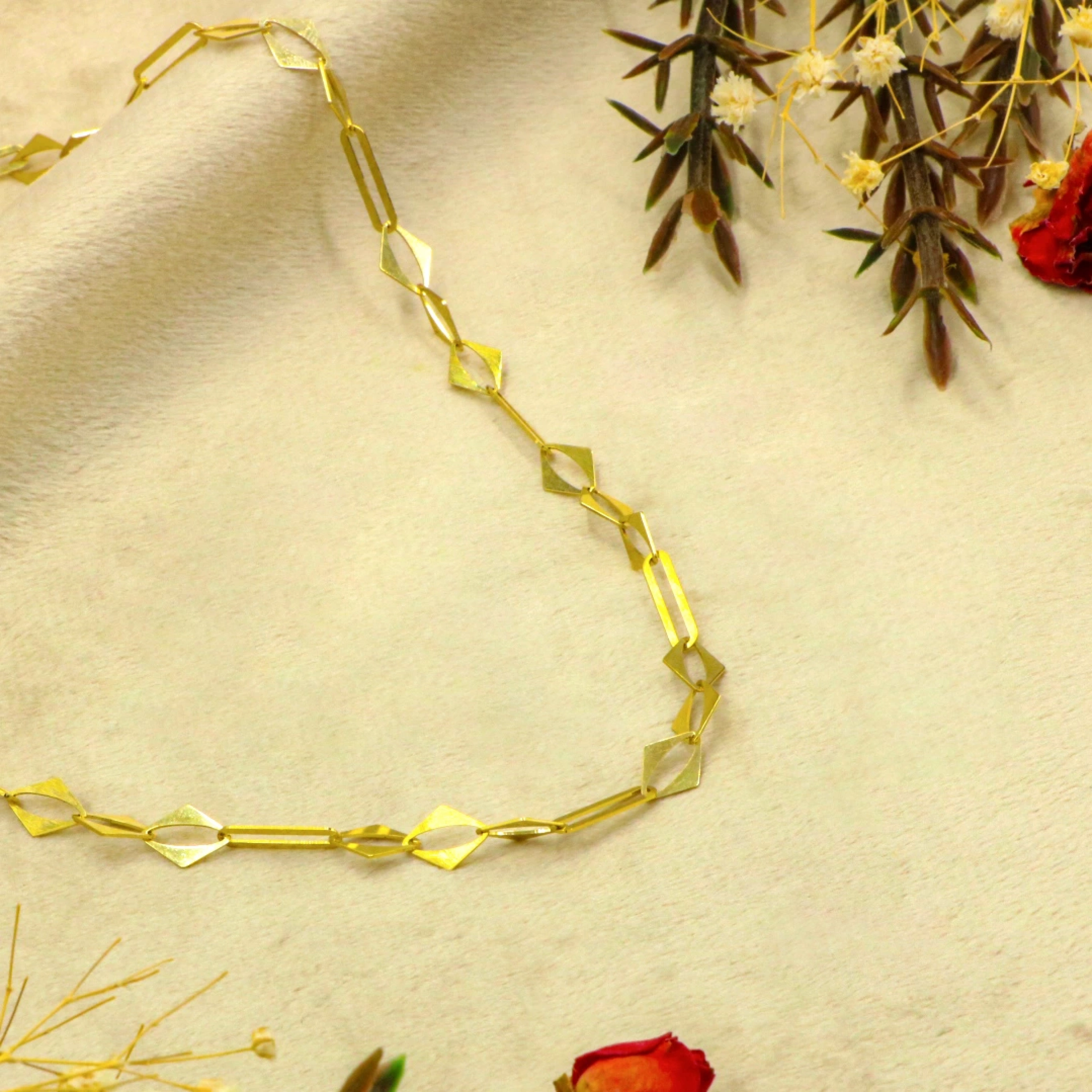 14 Ayar Ataç Üçgen Zincir - 45 Cm.