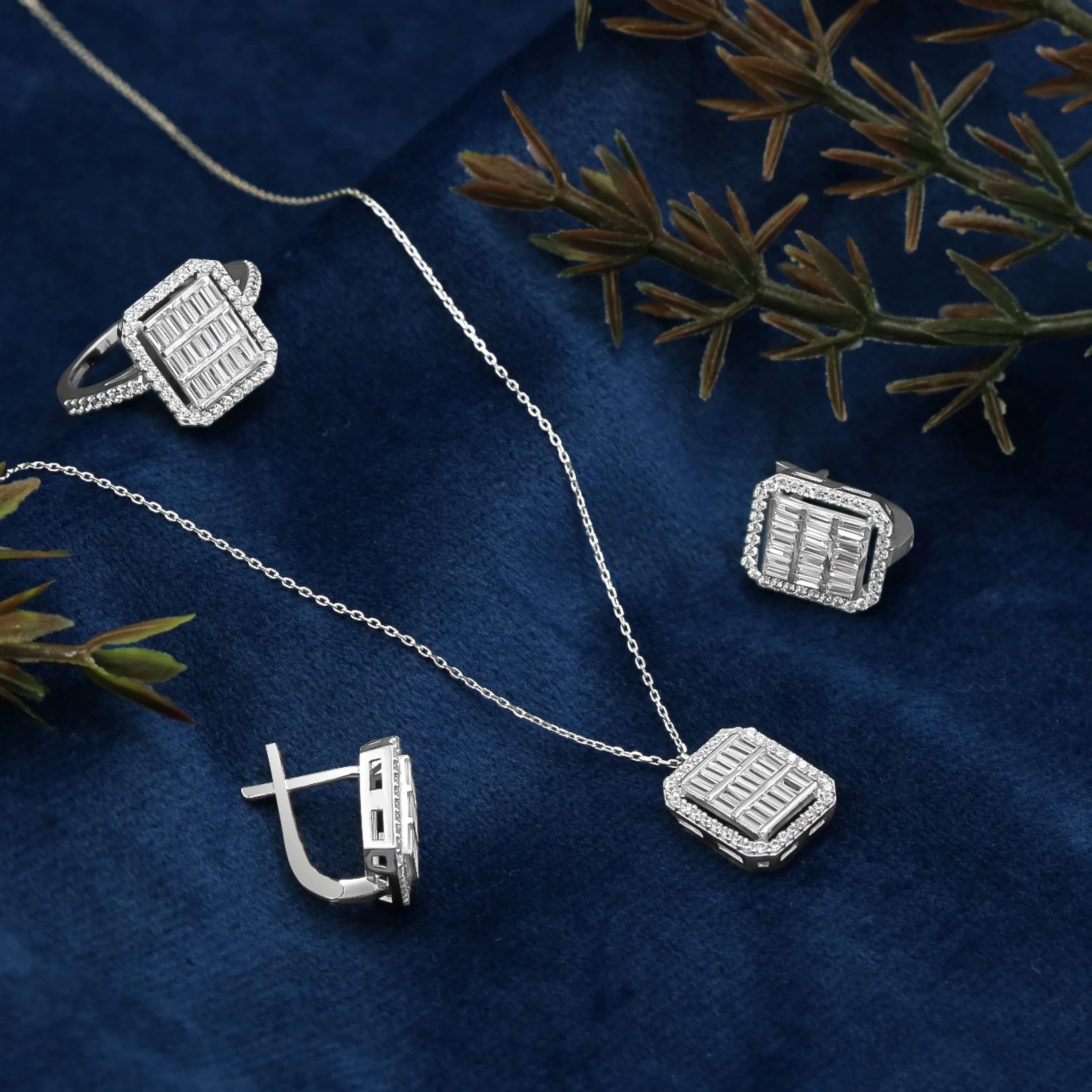 14 Ayar Beyaz Altın Baget Taşlı Spor Set