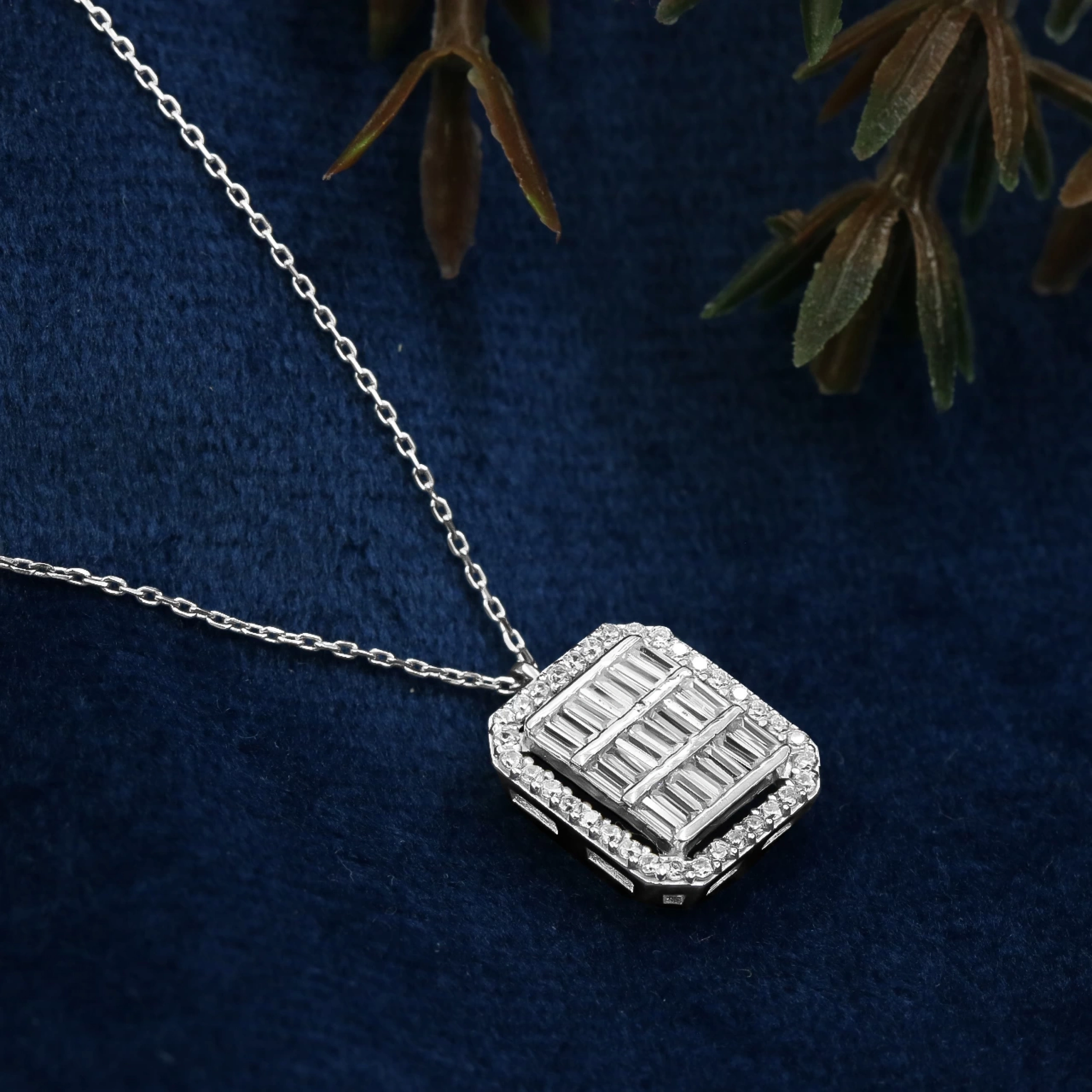 14 Ayar Beyaz Altın Baget Taşlı Spor Set