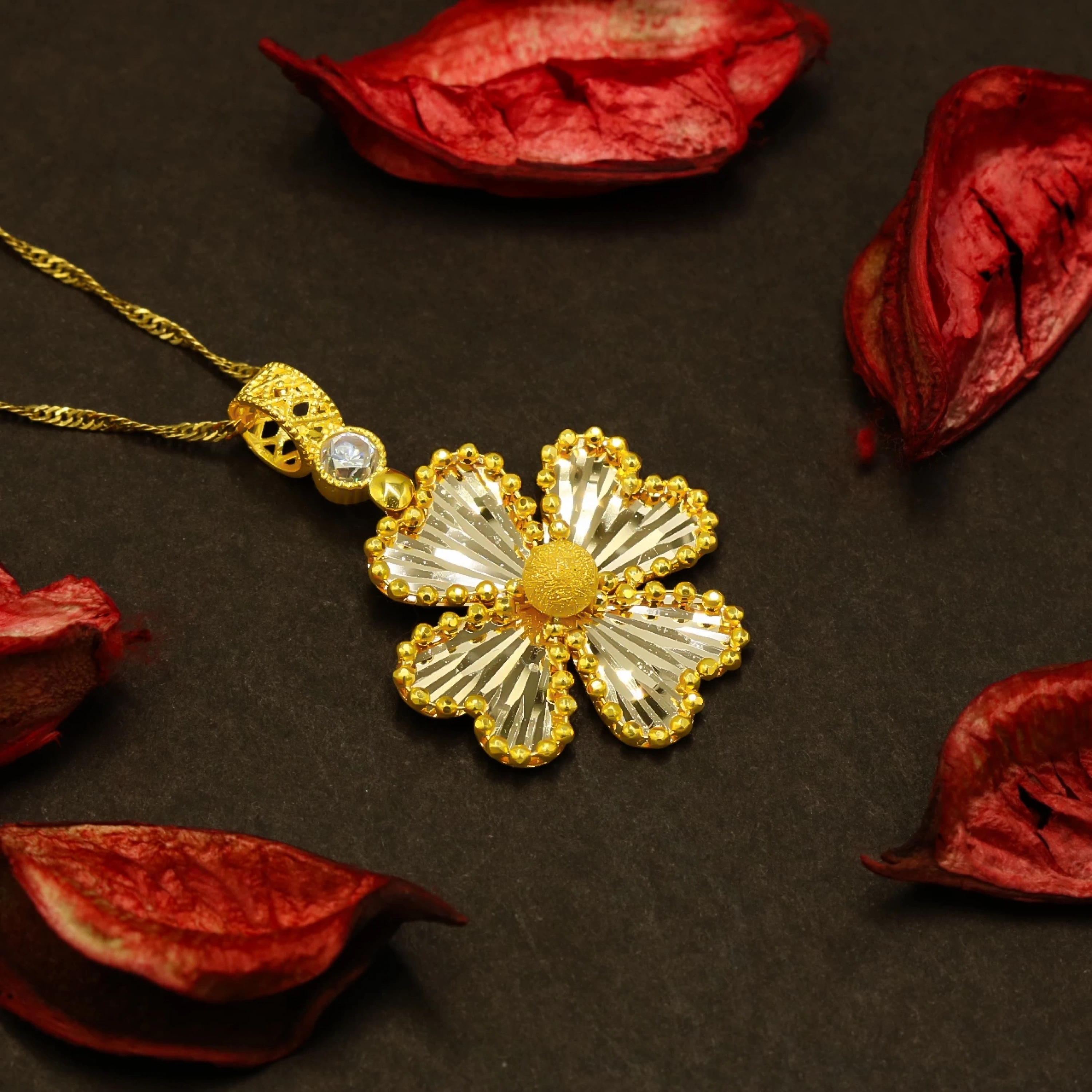 14 Ayar Sallantılı Dorika Yonca Altın Kolye Ucu