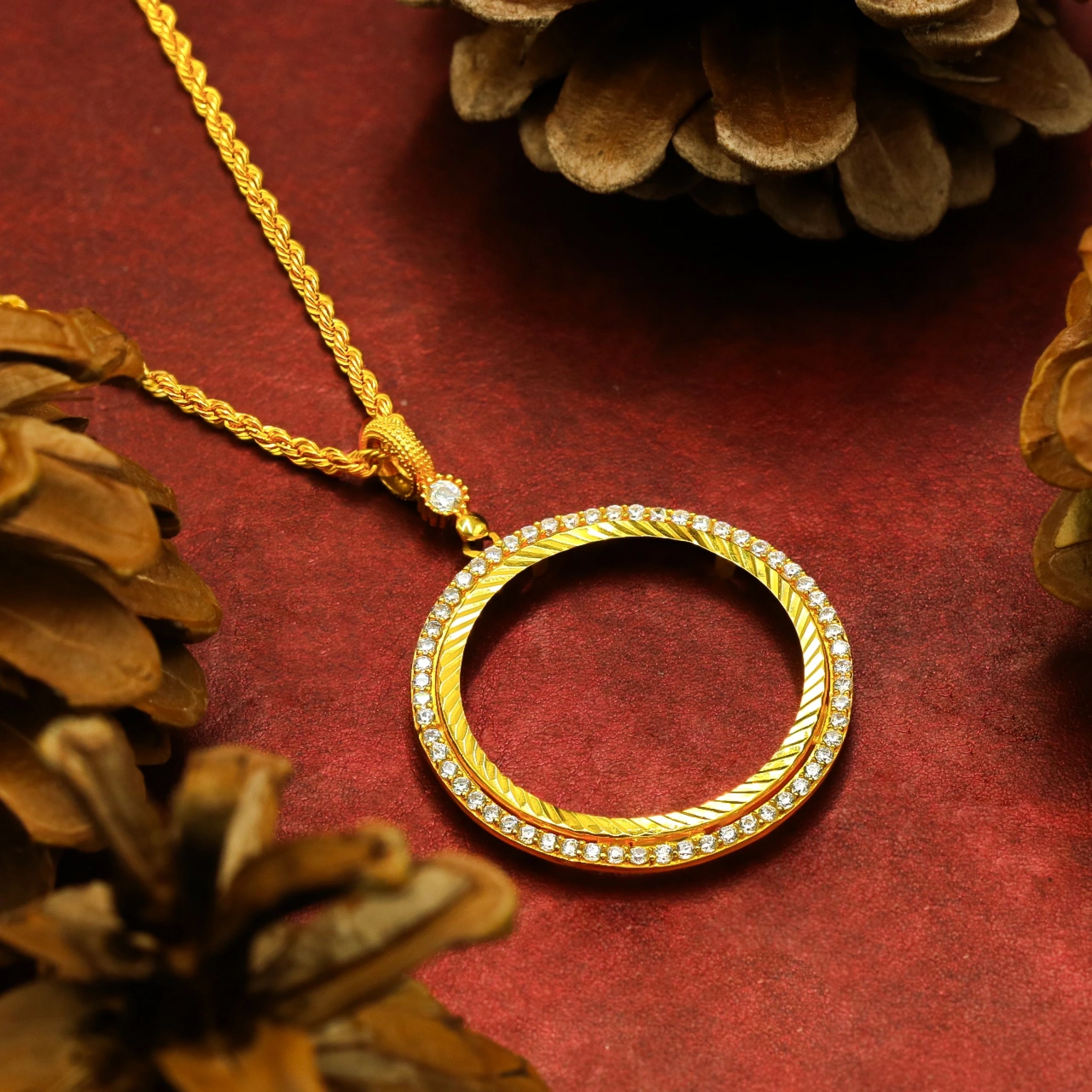 14 Ayar Taşlı Tam Altın Çerçeve