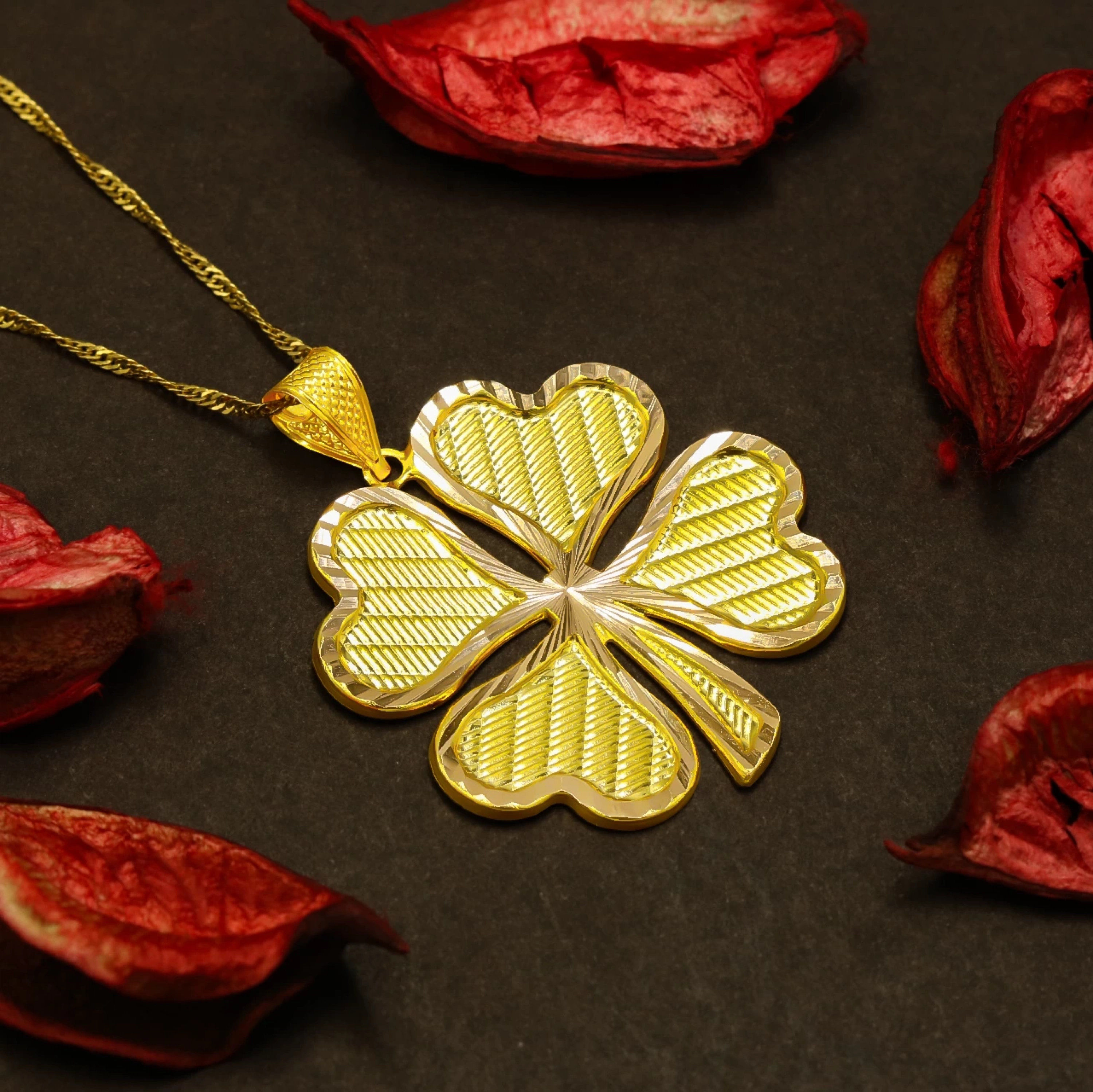 14 Ayar Yonca Altın Kolye Ucu