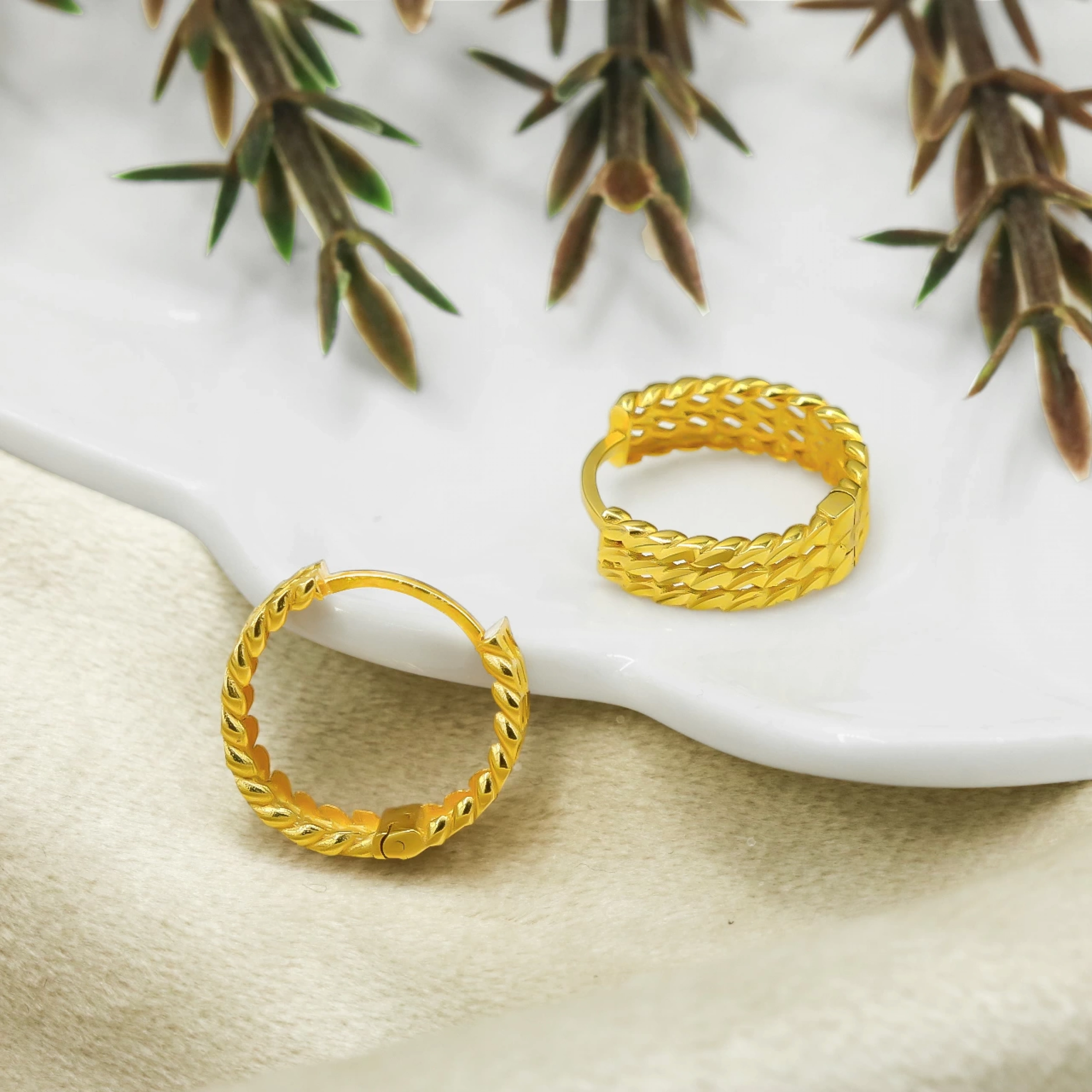 3 Sıra Burma 8 Ayar Halka Altın Küpe