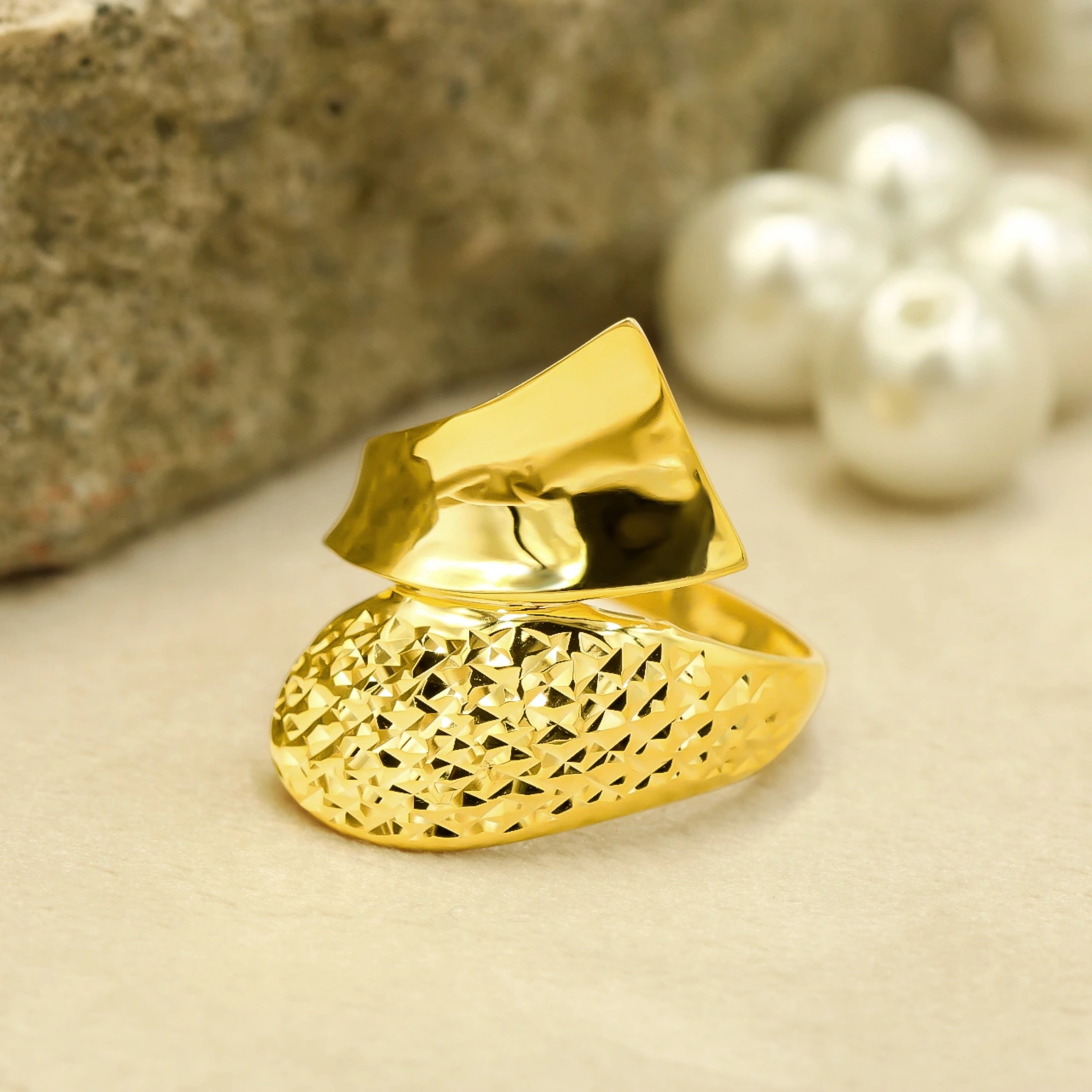 Kabartma Desenli 14 Ayar Altın Yüzük