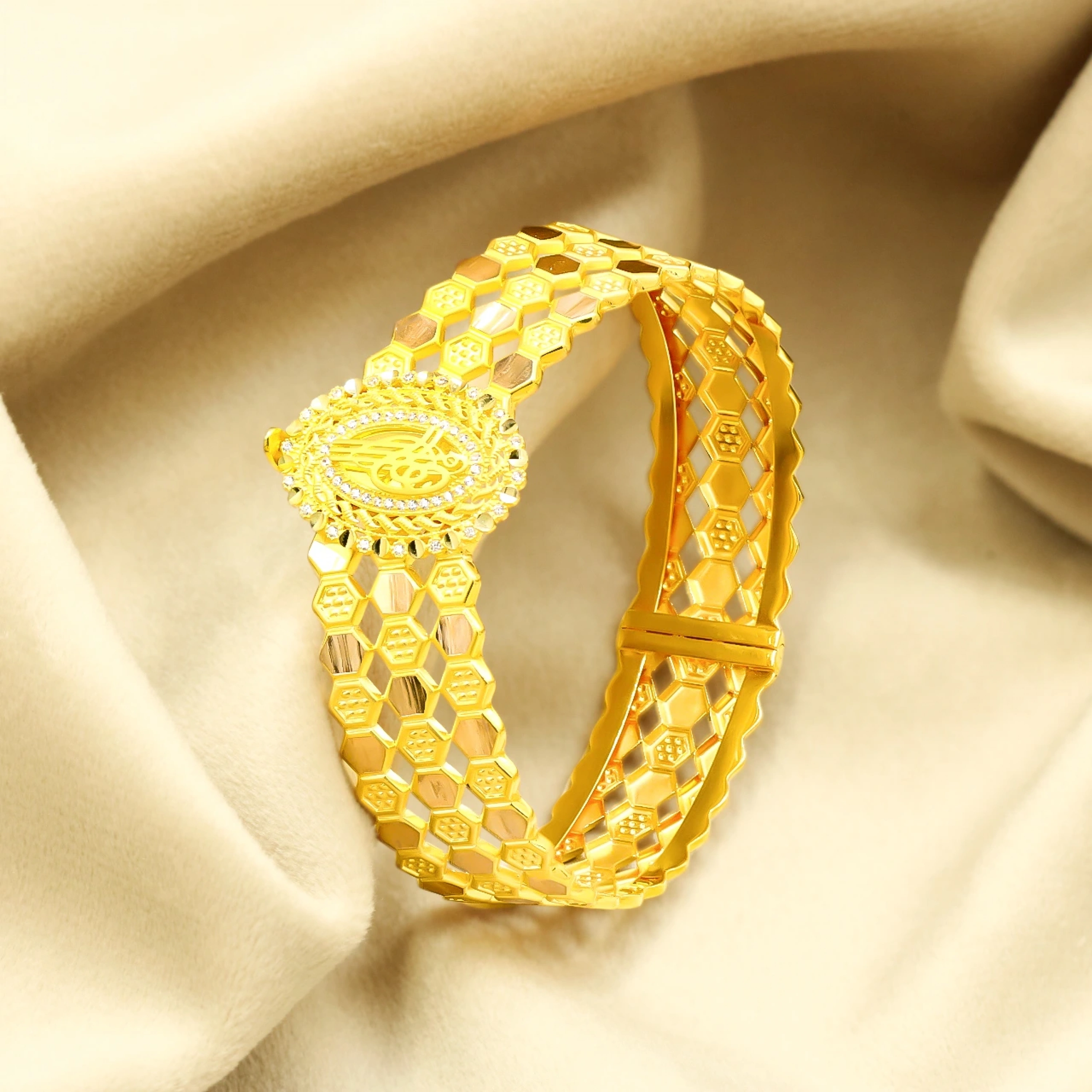 Altıgen Sıralı 8 Ayar Kelepçe Bilezik