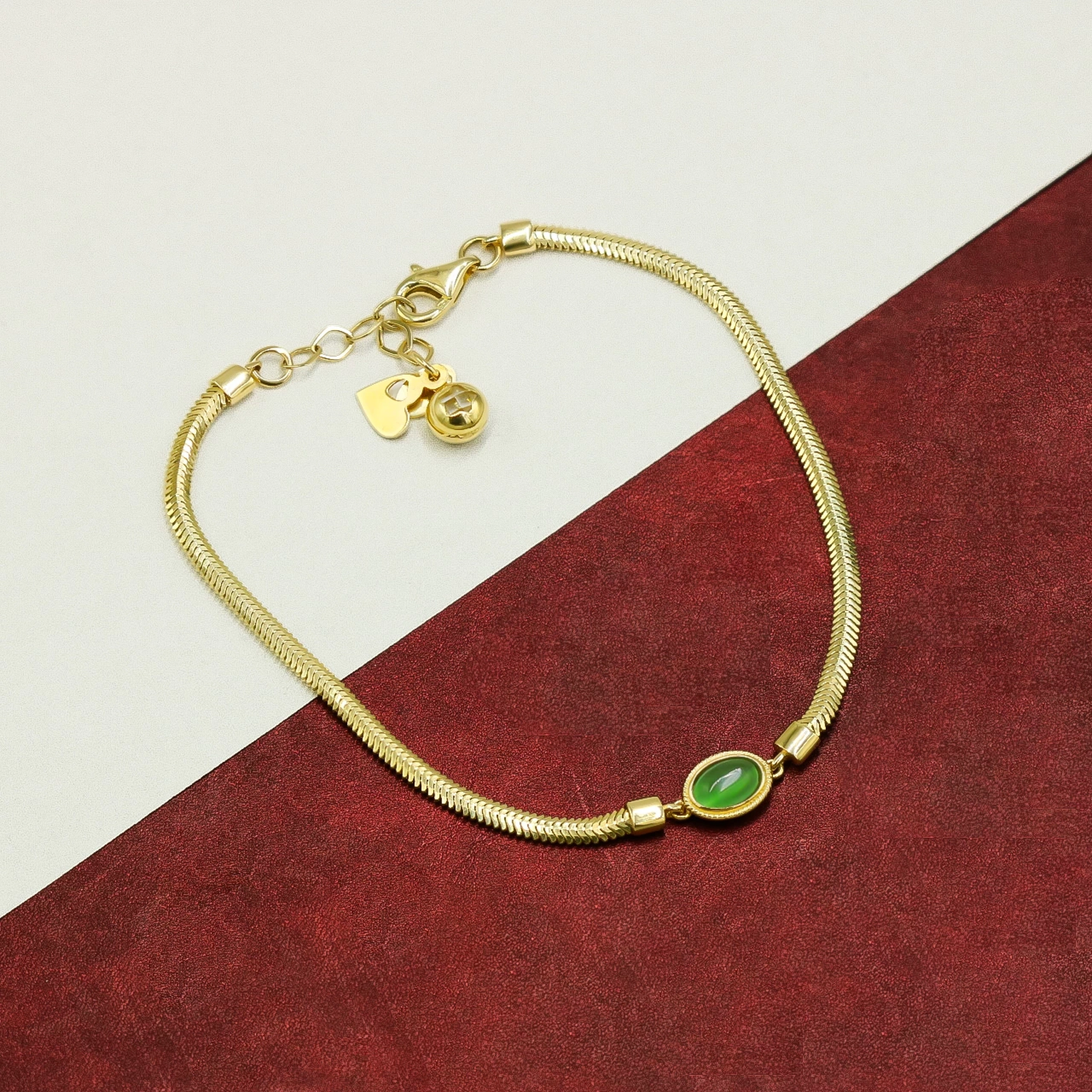 Oval Yeşil Taşlı 14 Ayar Altın Bileklik
