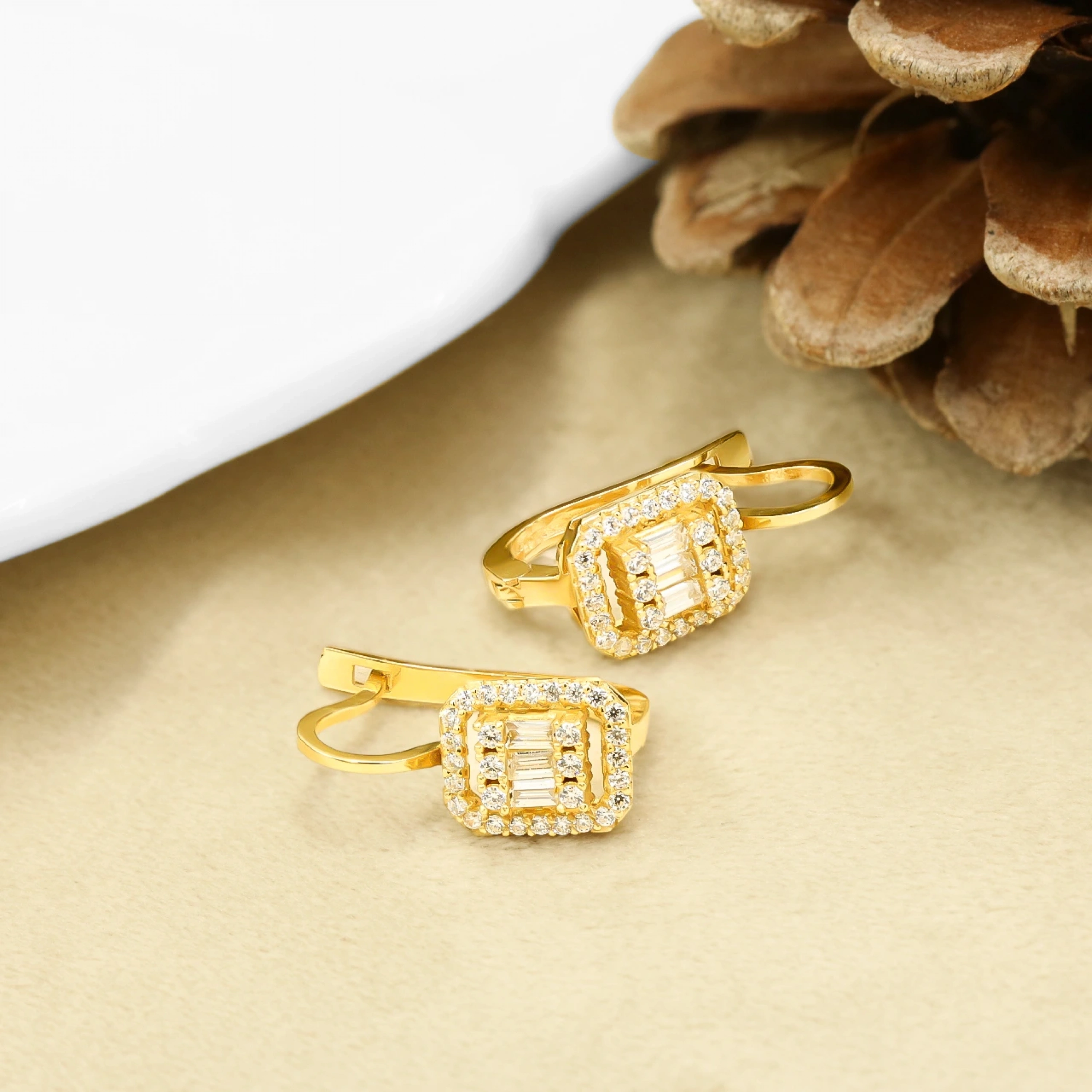 Baget 14 Ayar Klipsli Altın Küpe