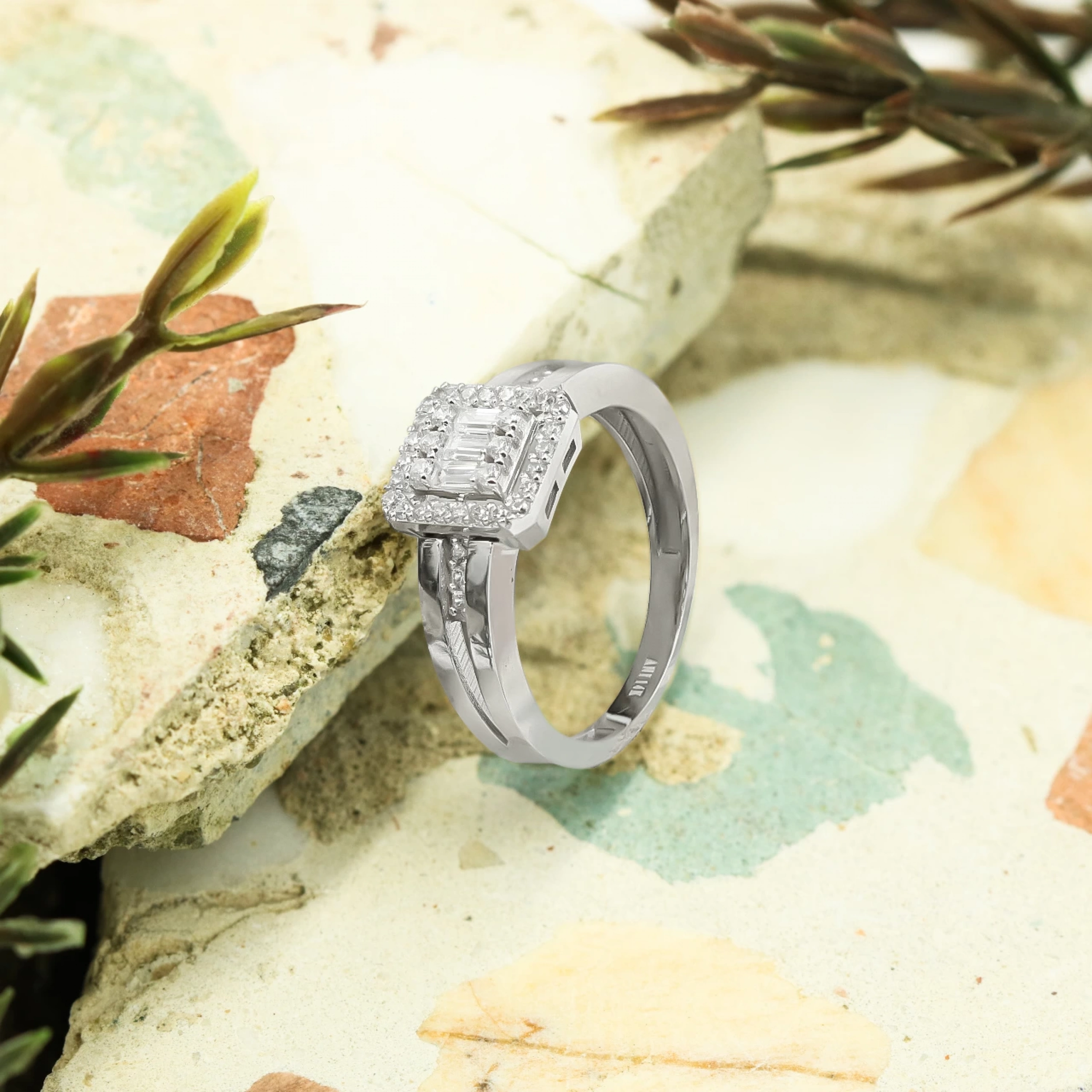 Beyaz Baget 14 Ayar Altın Yüzük