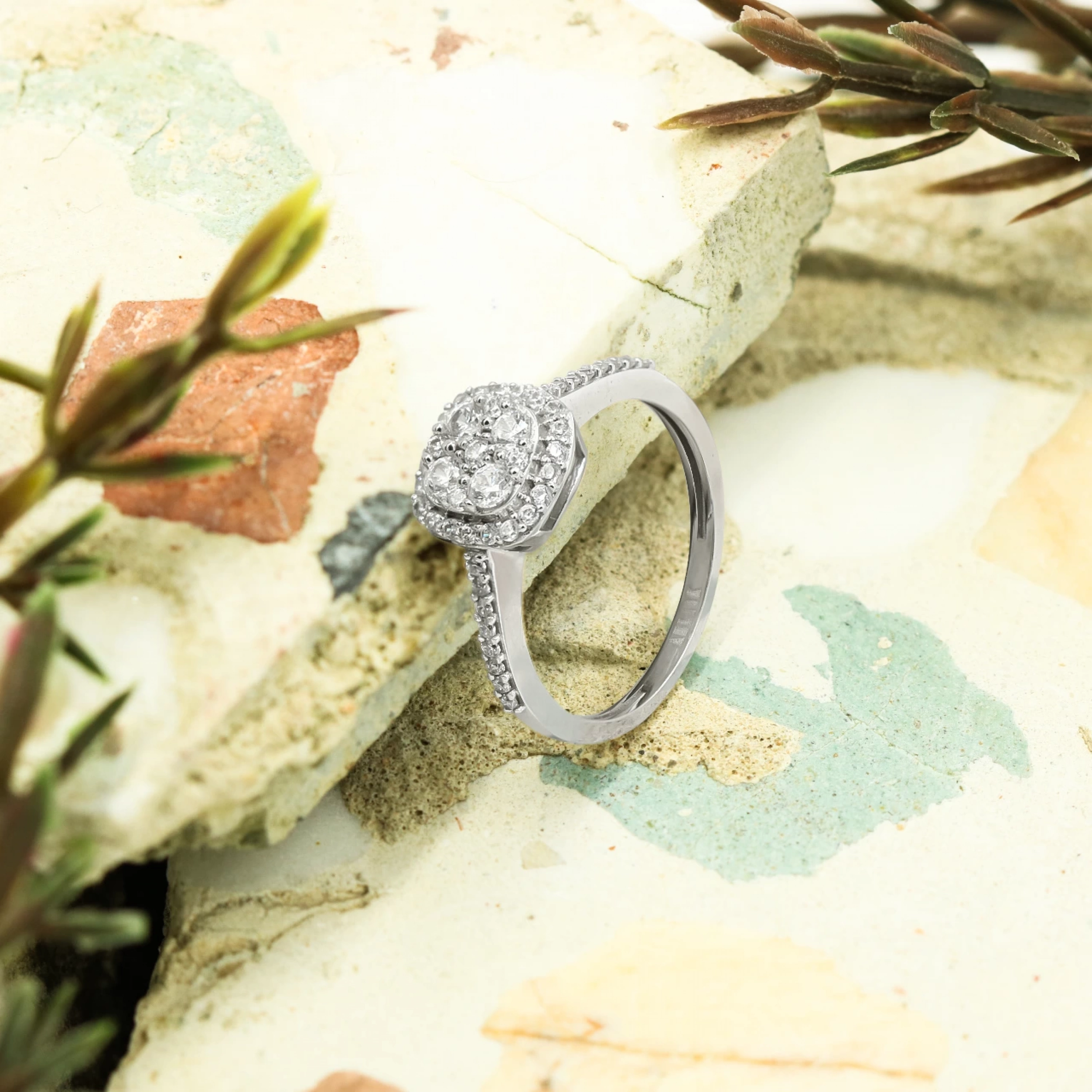 Beyaz Baget 14 Ayar Altın Yüzük