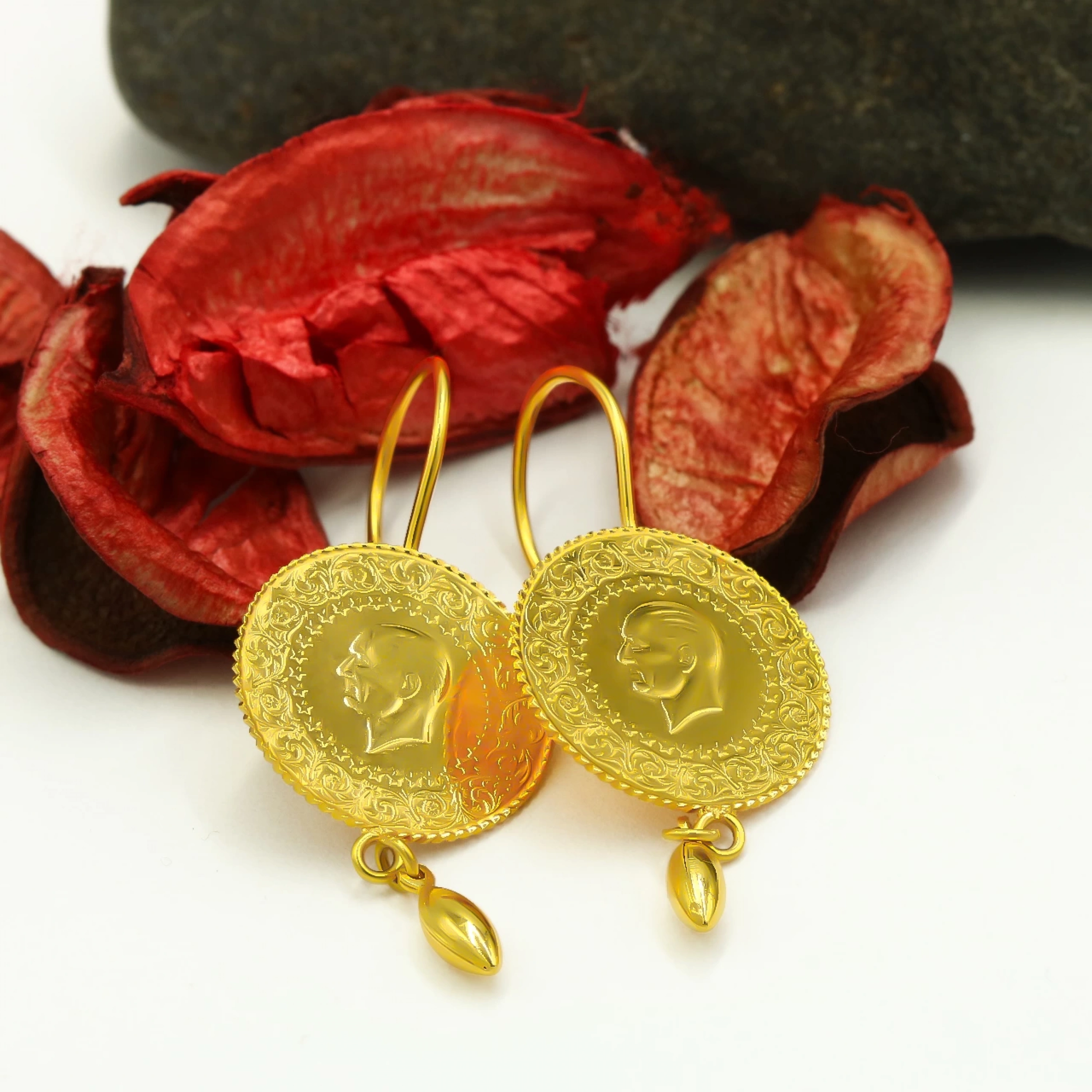 Çeyrekli 22Ayar Sallantılı Altın Küpe