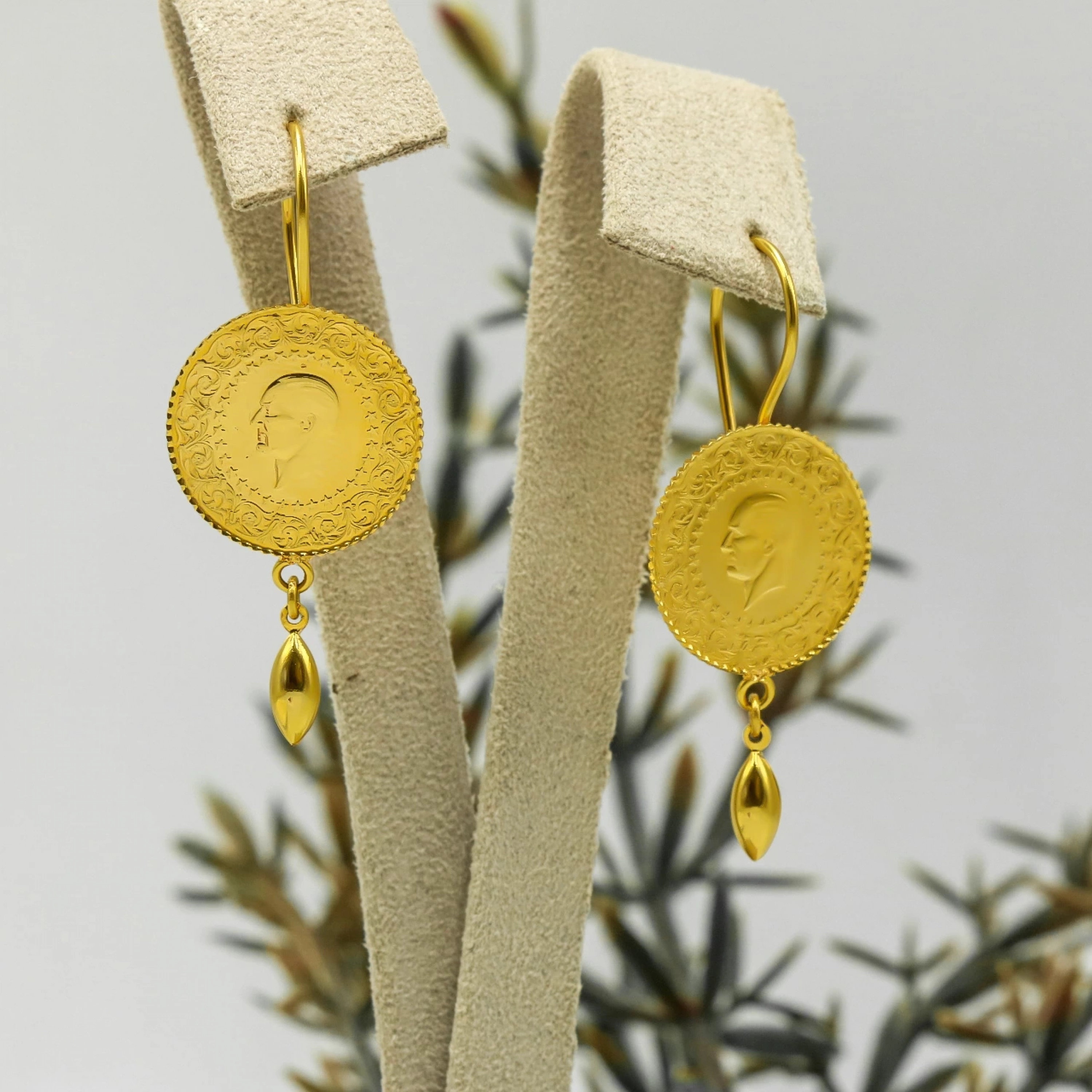 Çeyrekli 22Ayar Sallantılı Altın Küpe