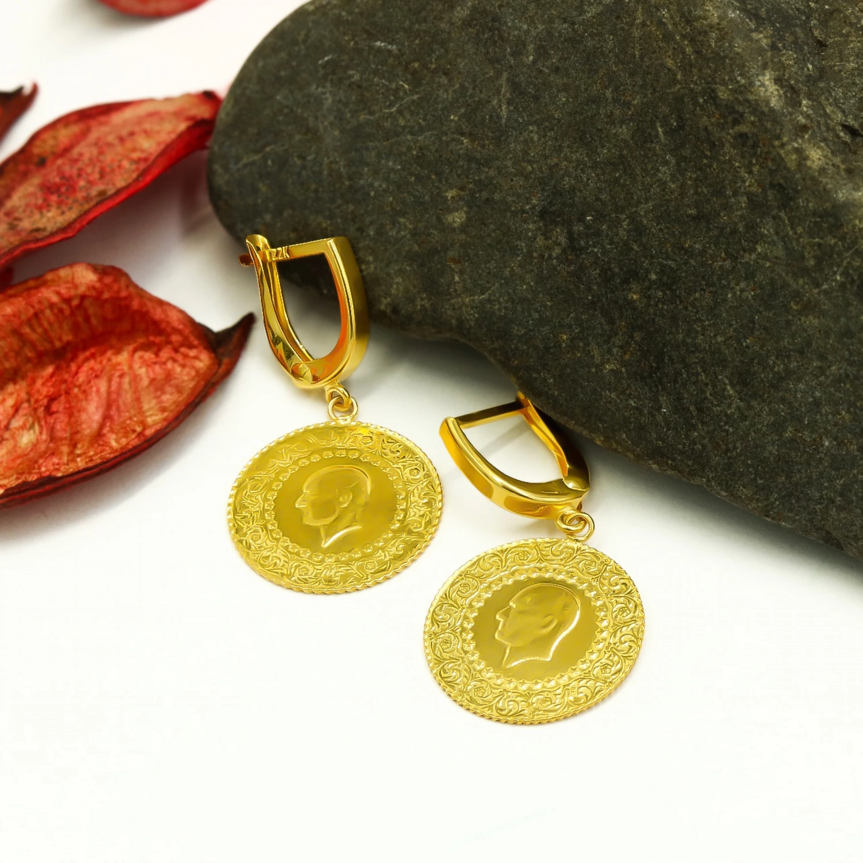 Çeyrekli 22Ayar Sallantılı Altın Küpe