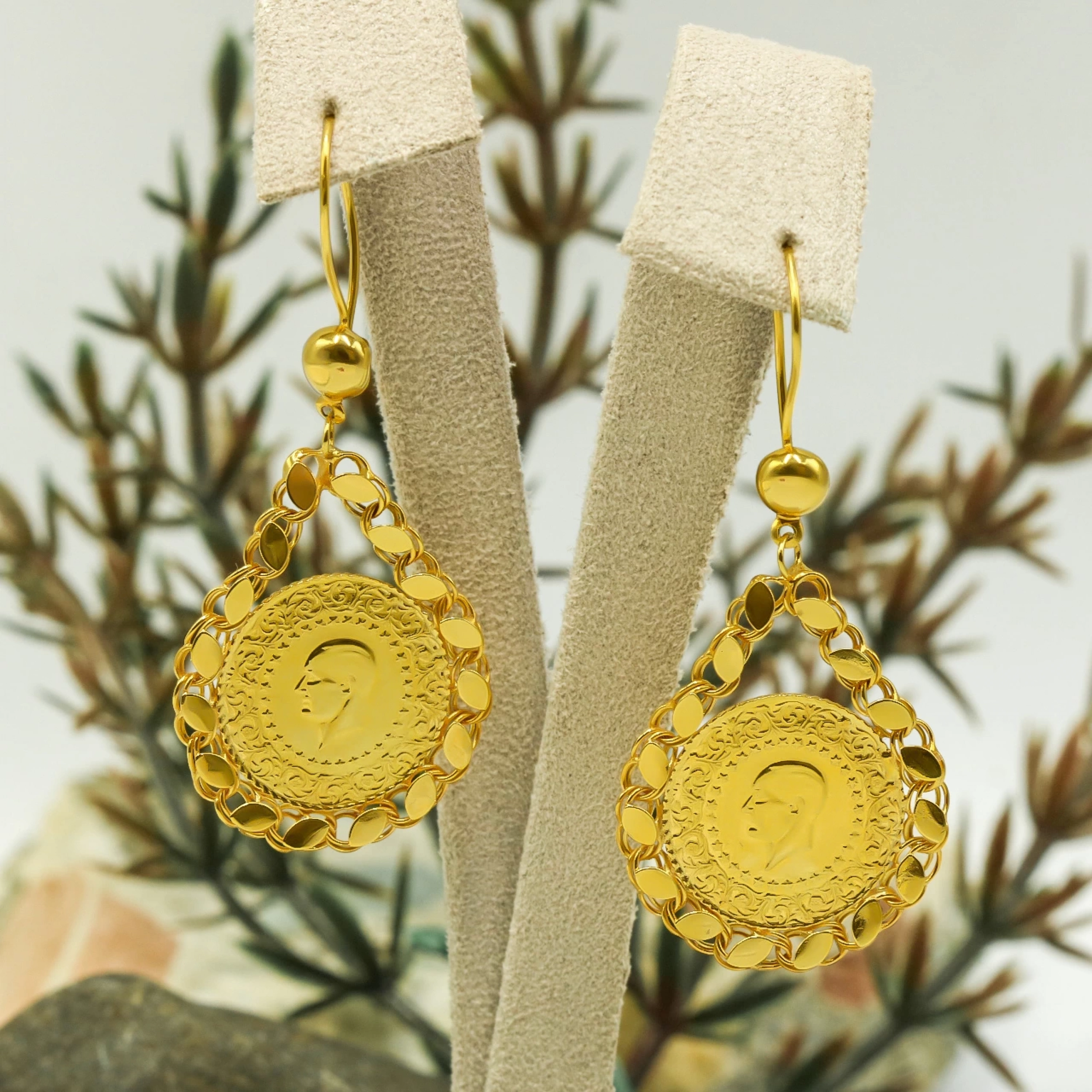 Çeyrekli 22Ayar Sallantılı Altın Küpe