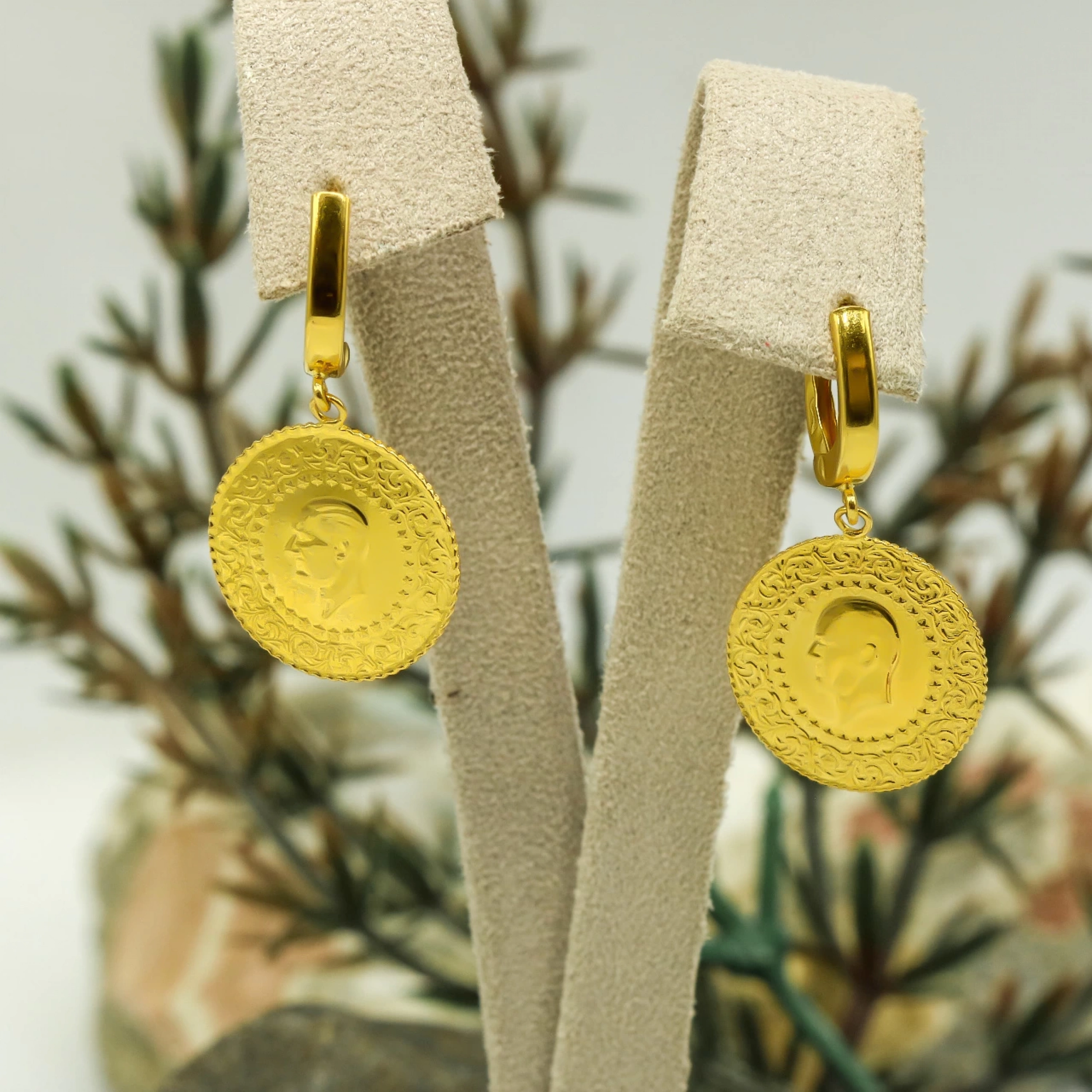 Çeyrekli 22Ayar Sallantılı Altın Küpe